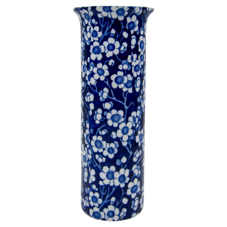 Vase Prunus anglais Frederick Rhead en bleu et blanc pour Wood and Sons