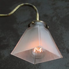 Apliques ingleses cuadrados de vidrio esmerilado con junquillo Lámparas de pared de latón