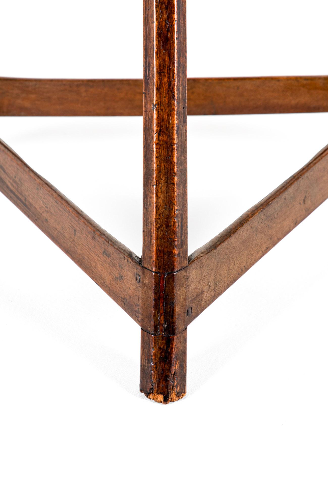 Table de cricket en bois fruitier anglais en vente 2