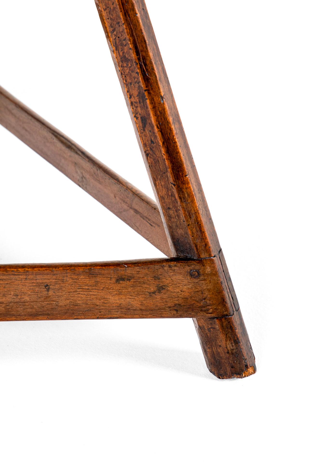 Fruitiers Table de cricket en bois fruitier anglais en vente