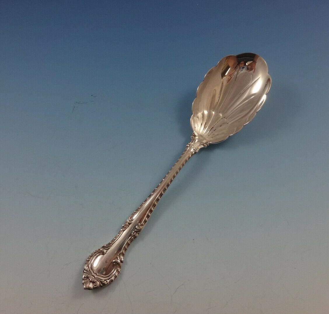 Bellissimo set di posate in argento sterling ENGLISH GADROON BY GORHAM - 43 pezzi. Questo set comprende:


8 COLTELLI, 9