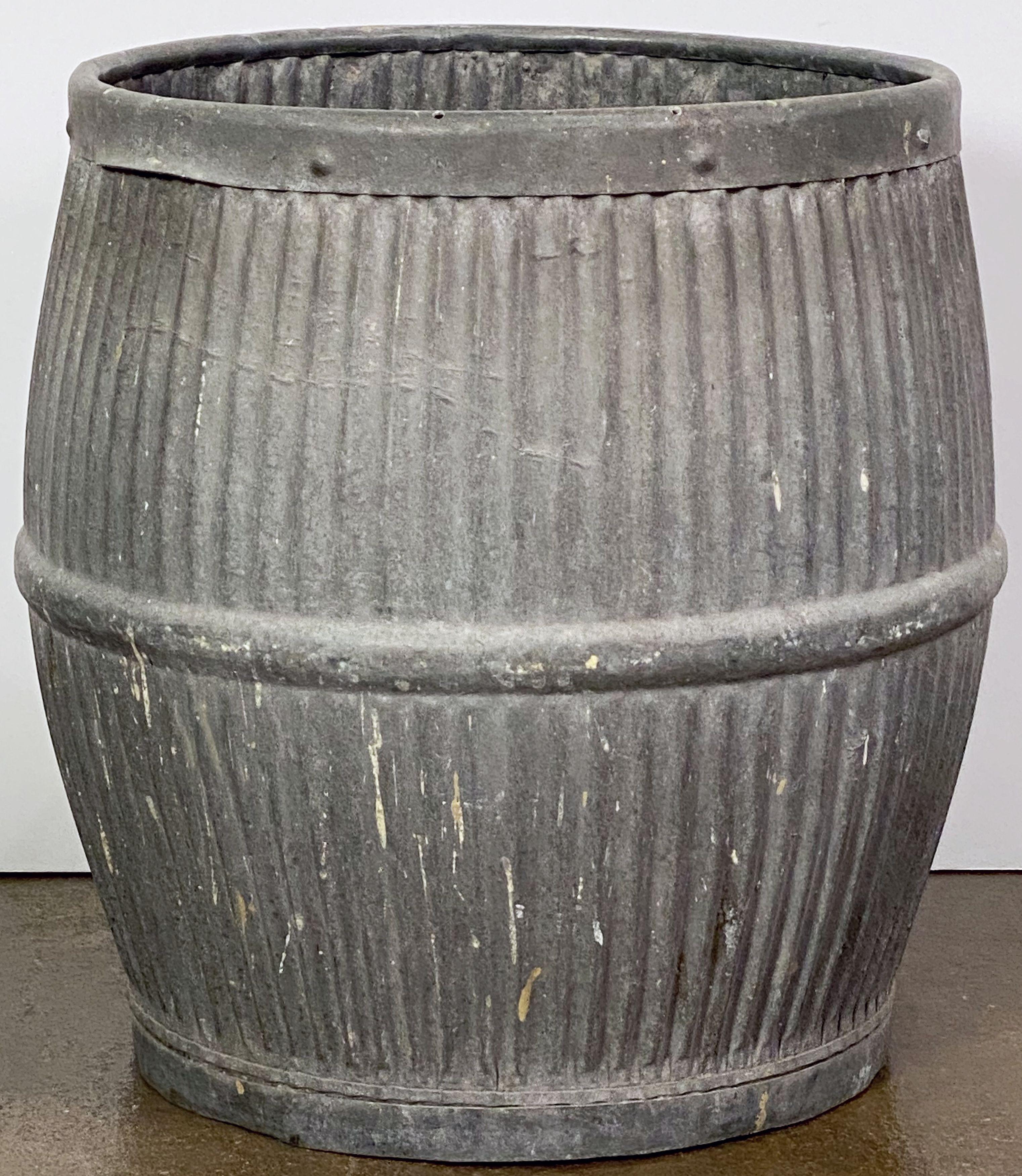 English Garden Pot or Dolly Tub Planter of Zinc For Sale 5