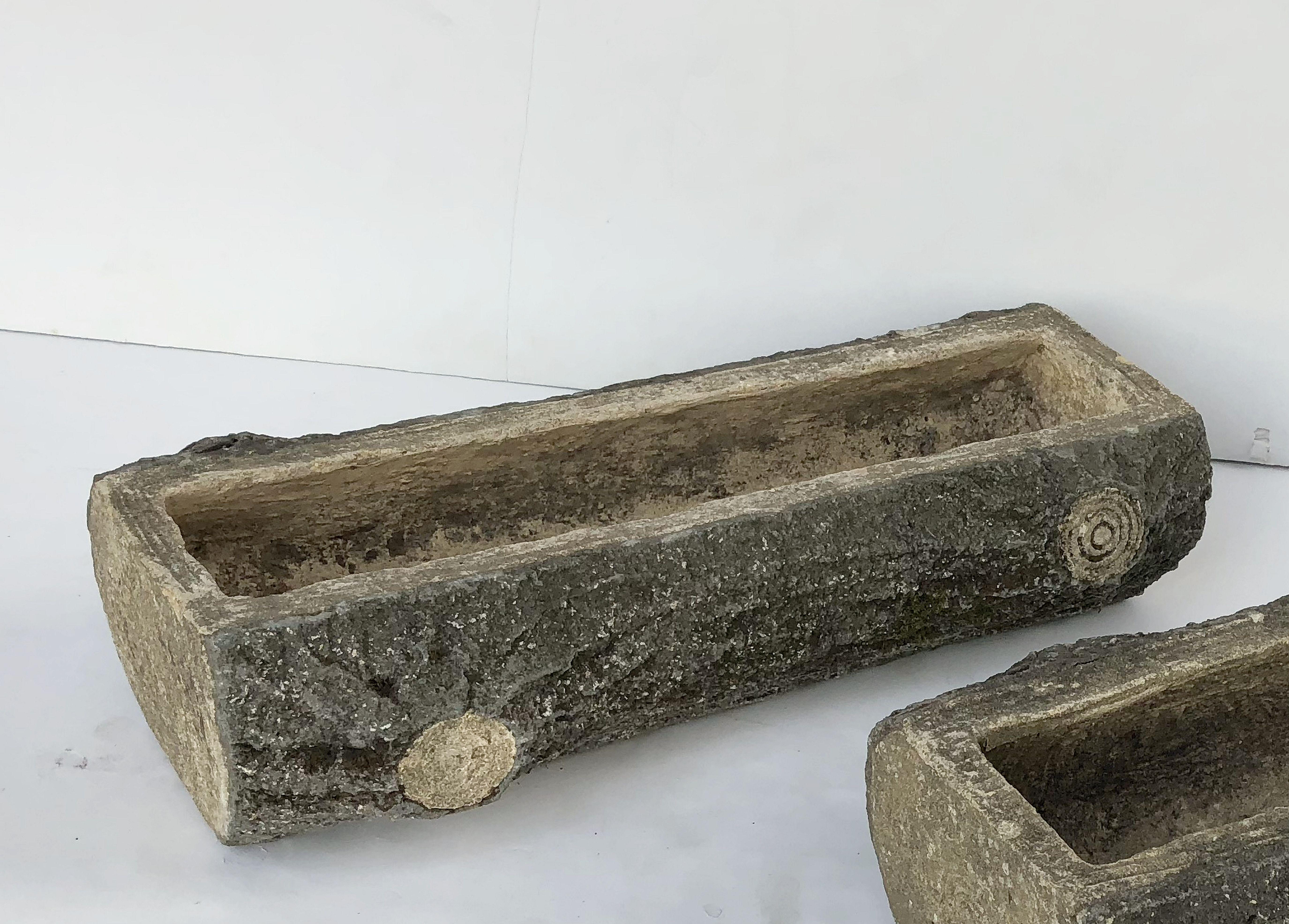 A fine English garden stone faux bois log planter, featuring the look of a hollowed half-log, of composition stone.

A perfect addition to an indoor or outdoor garden room, garden, or conservatory!



Dimensions are:

H 6 inches x W 25 1/4