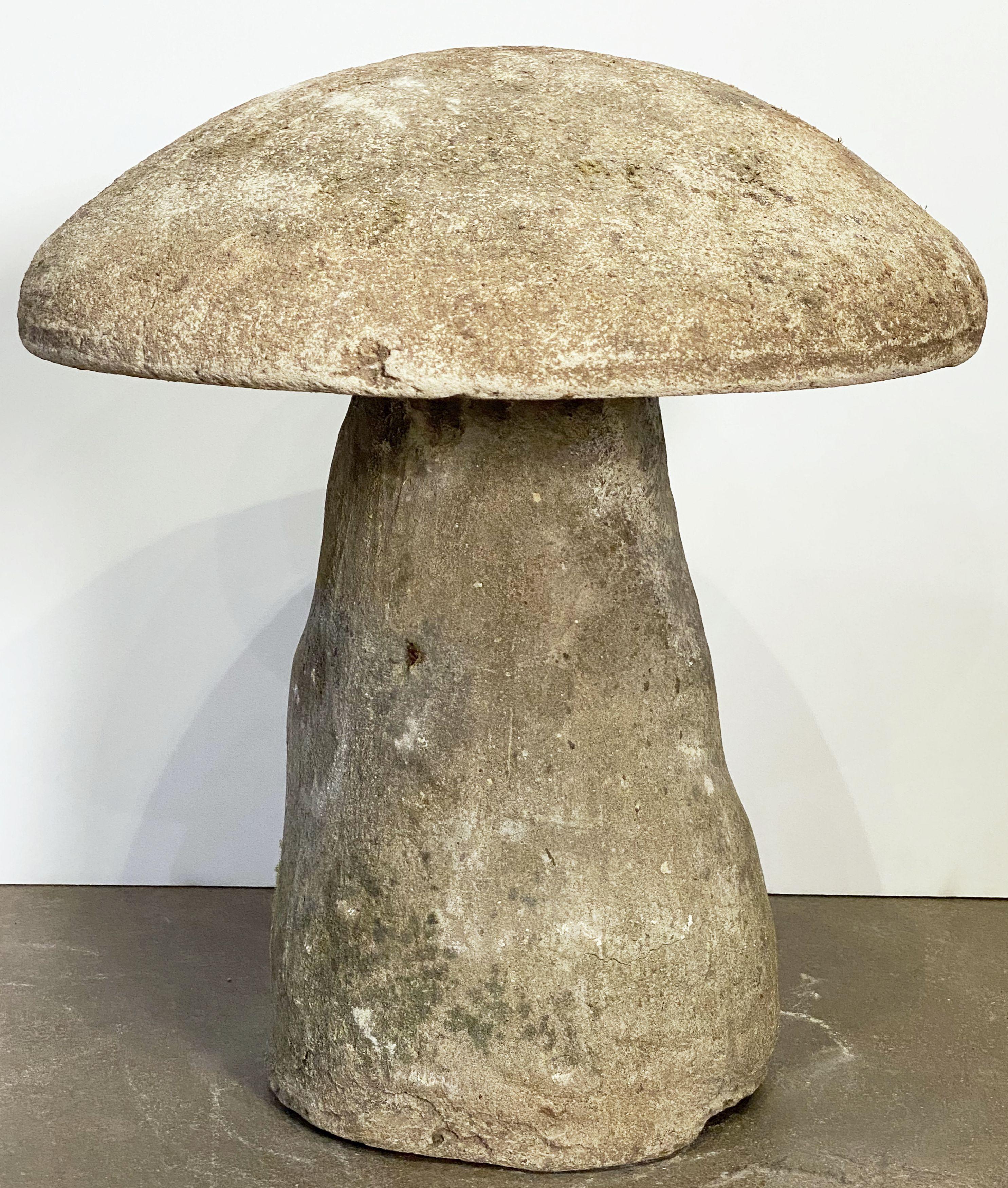 English Garden Stone Mushroom (H 16 3/4) 7