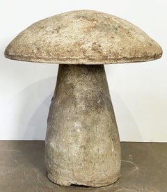 English Garden Stone Mushroom (H 16 3/4)