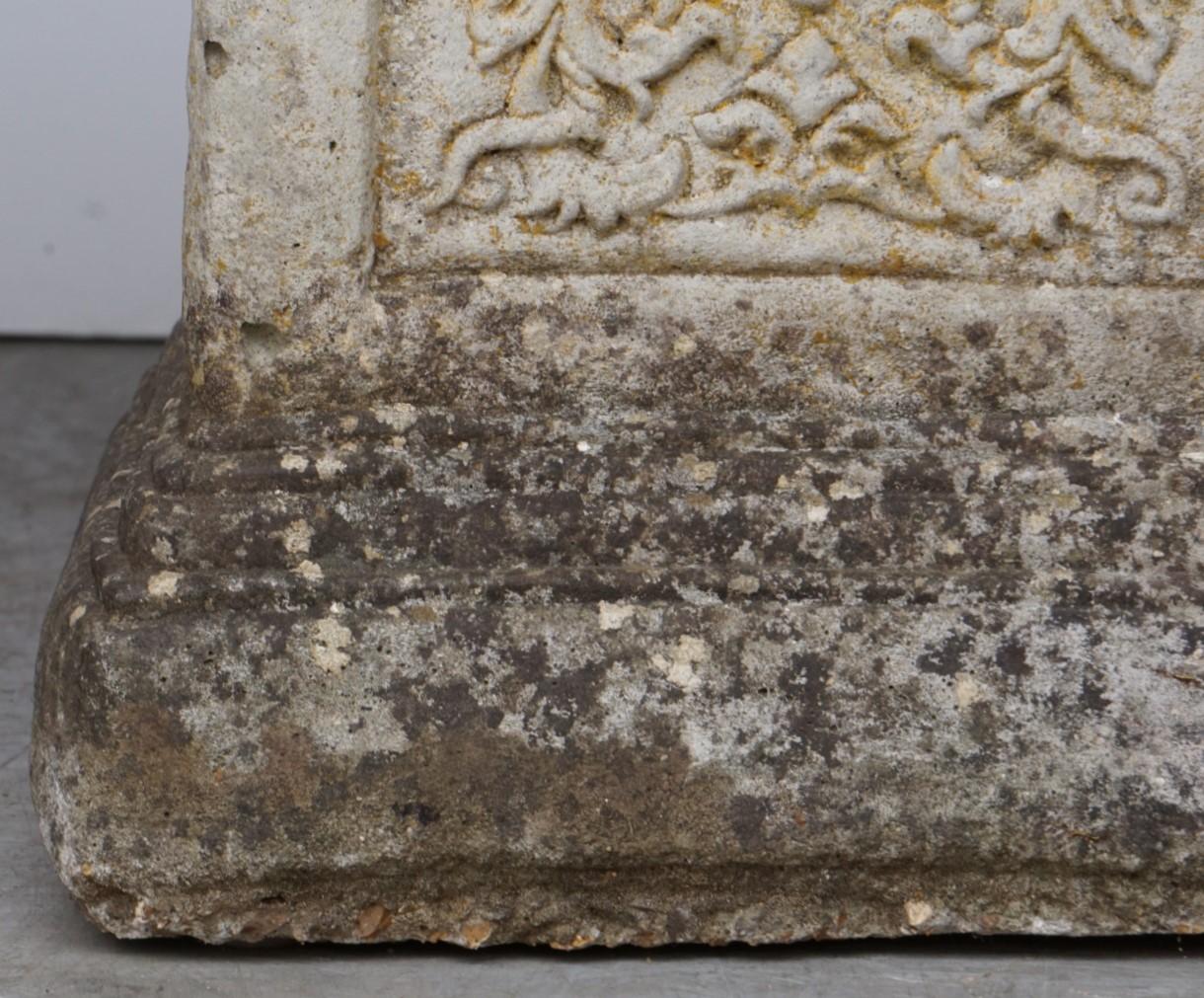English Garden Stone Pedestal or Plinth with Grape Motif In Good Condition In Austin, TX