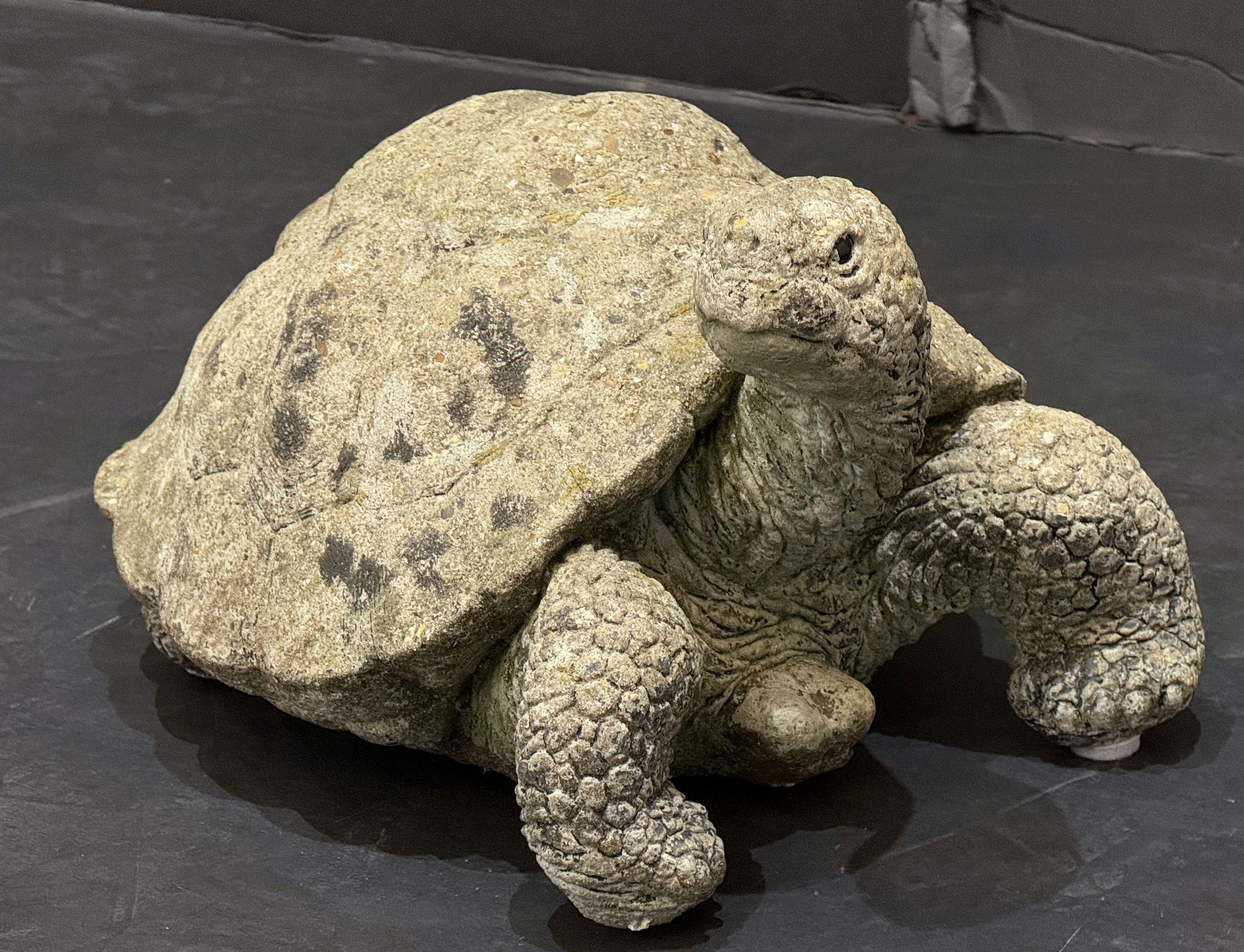 Une belle tortue de jardin anglaise en pierre de composition.

Parfait pour une salle de jardin ou un jardin d'hiver ou un espace de jardin ou un patio.


