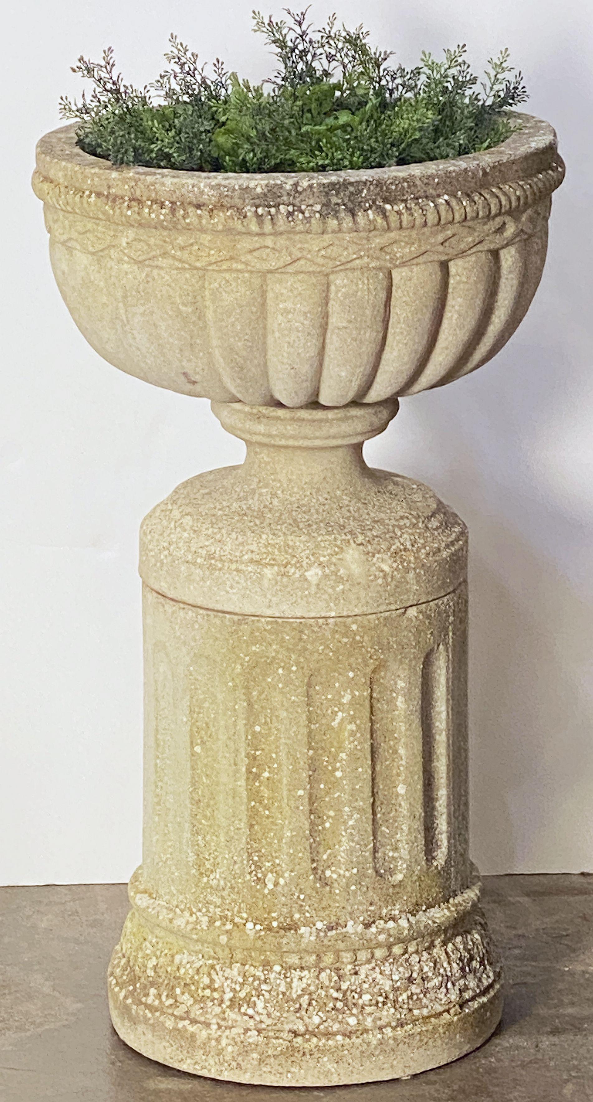 20th Century English Garden Stone Urn on Plinth in the Neo-Classical Style For Sale