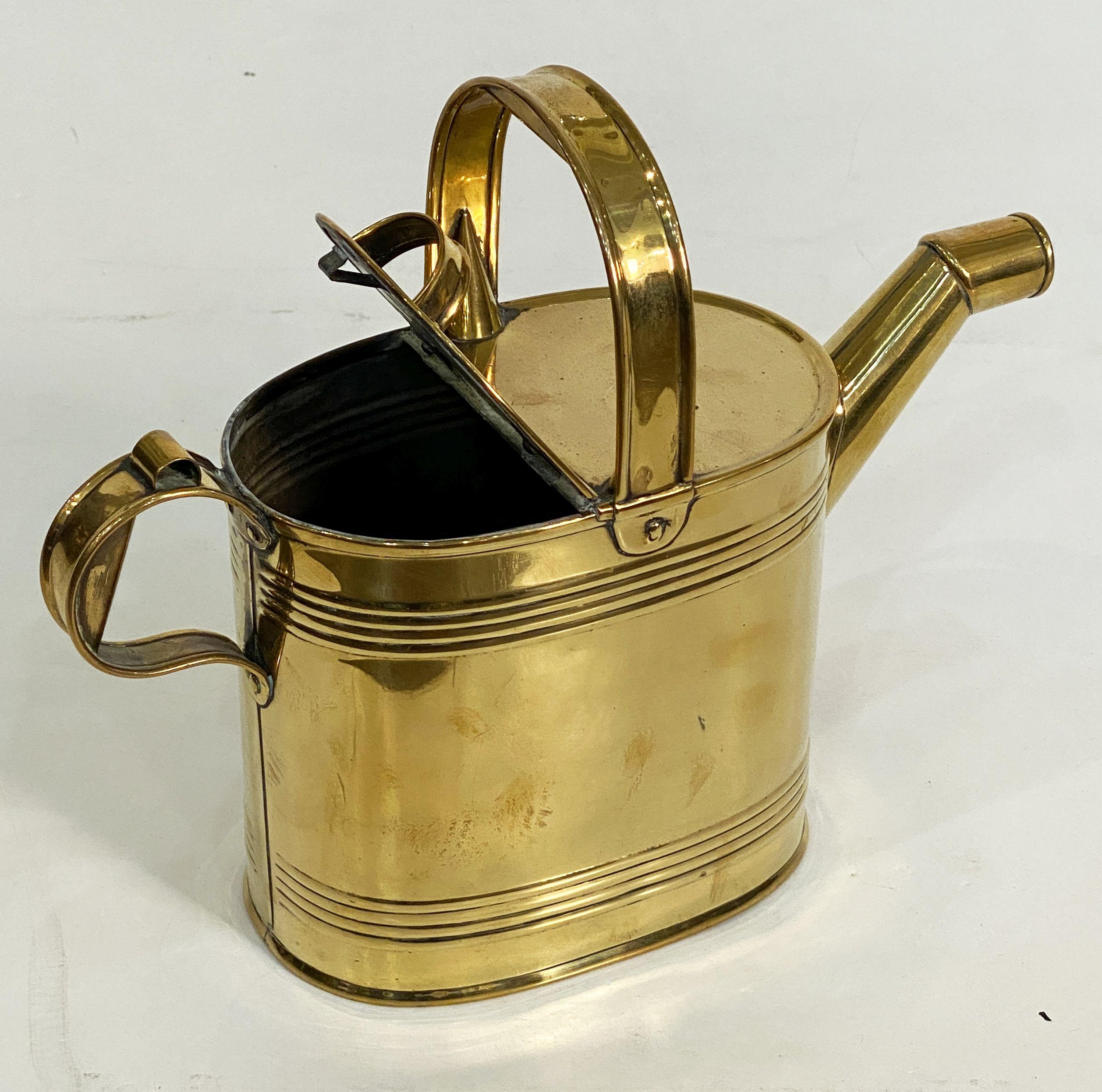 English Garden Watering Can of Brass For Sale 6