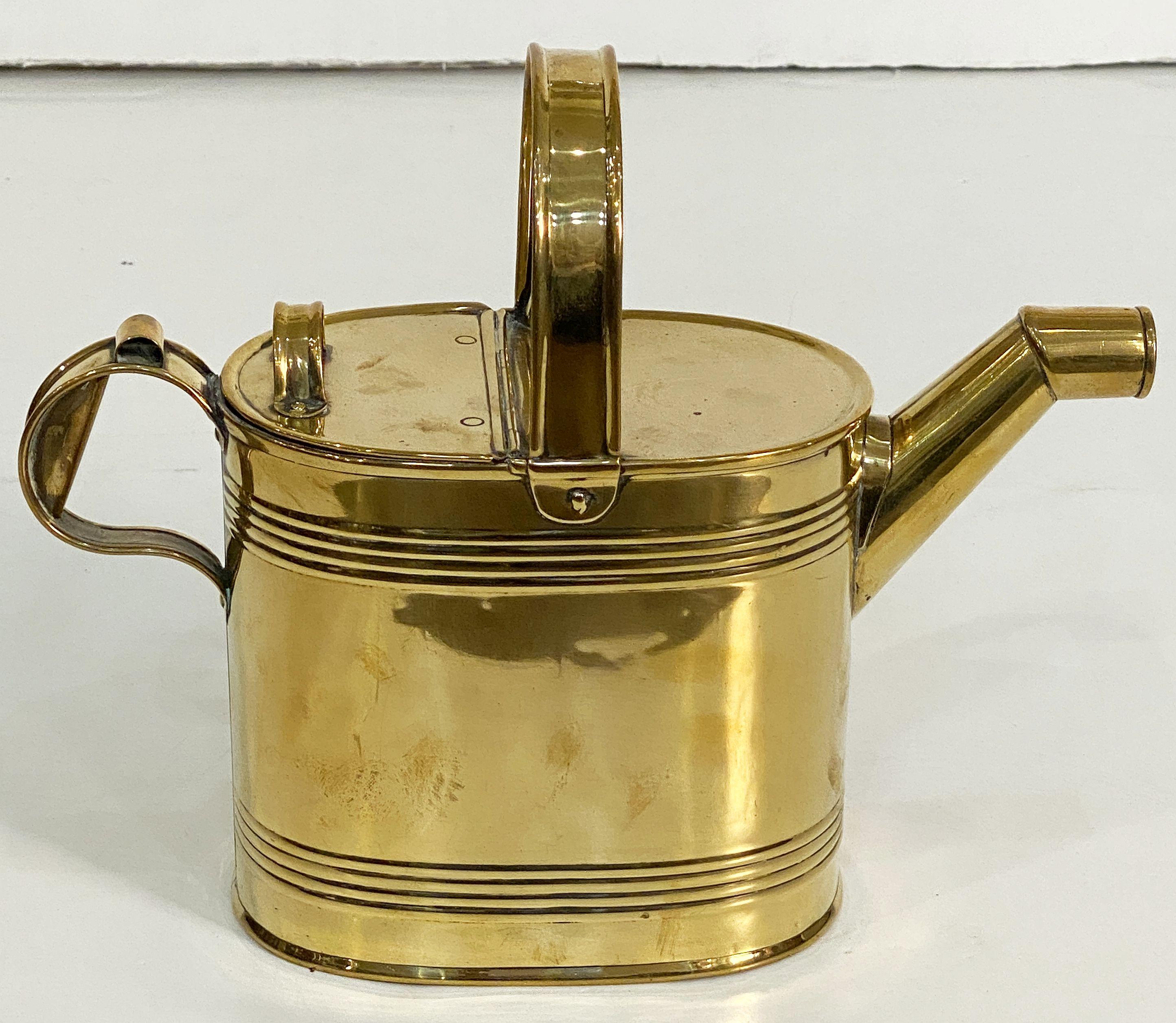 English Garden Watering Can of Brass For Sale 1