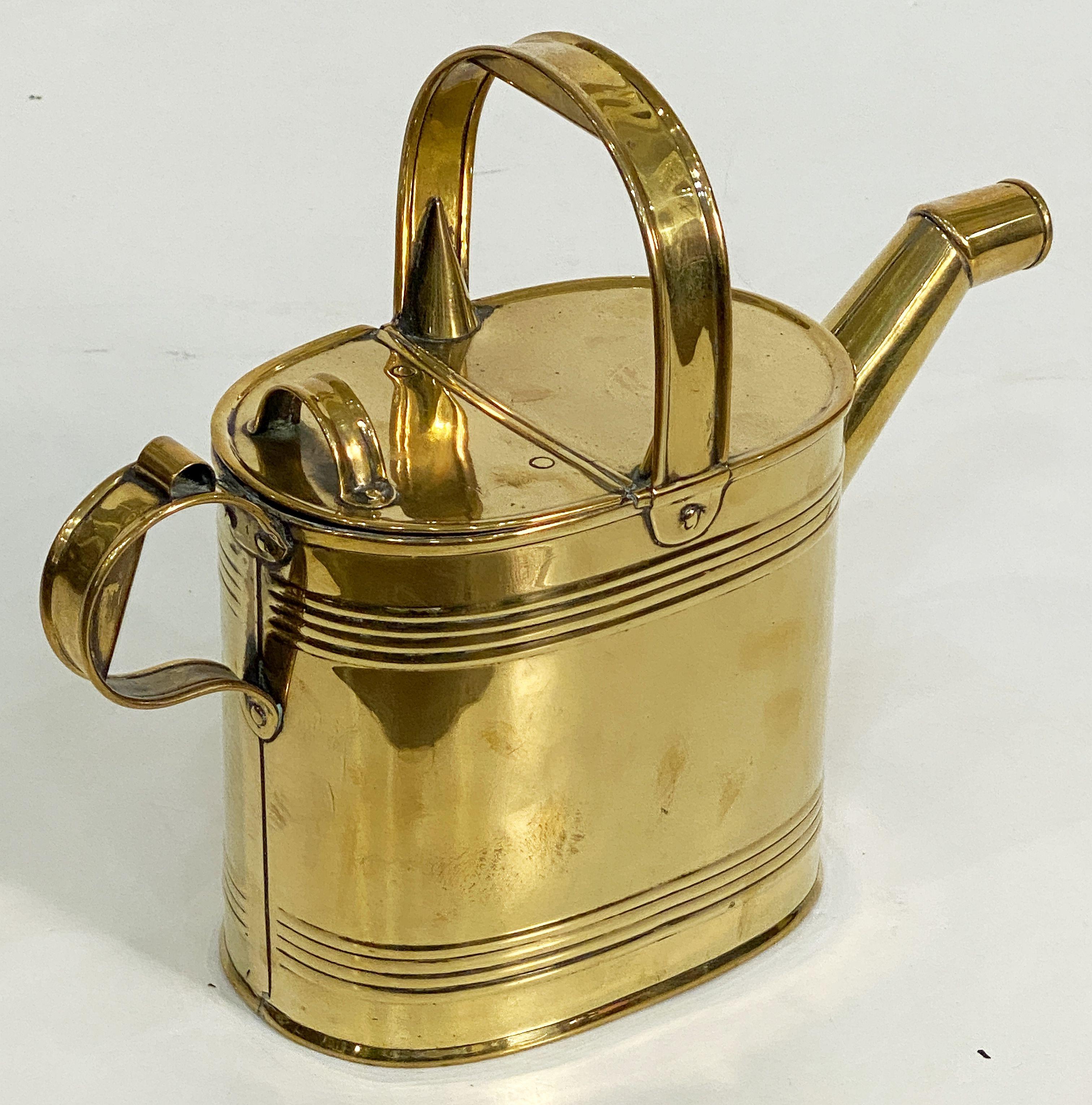 English Garden Watering Can of Brass For Sale 2