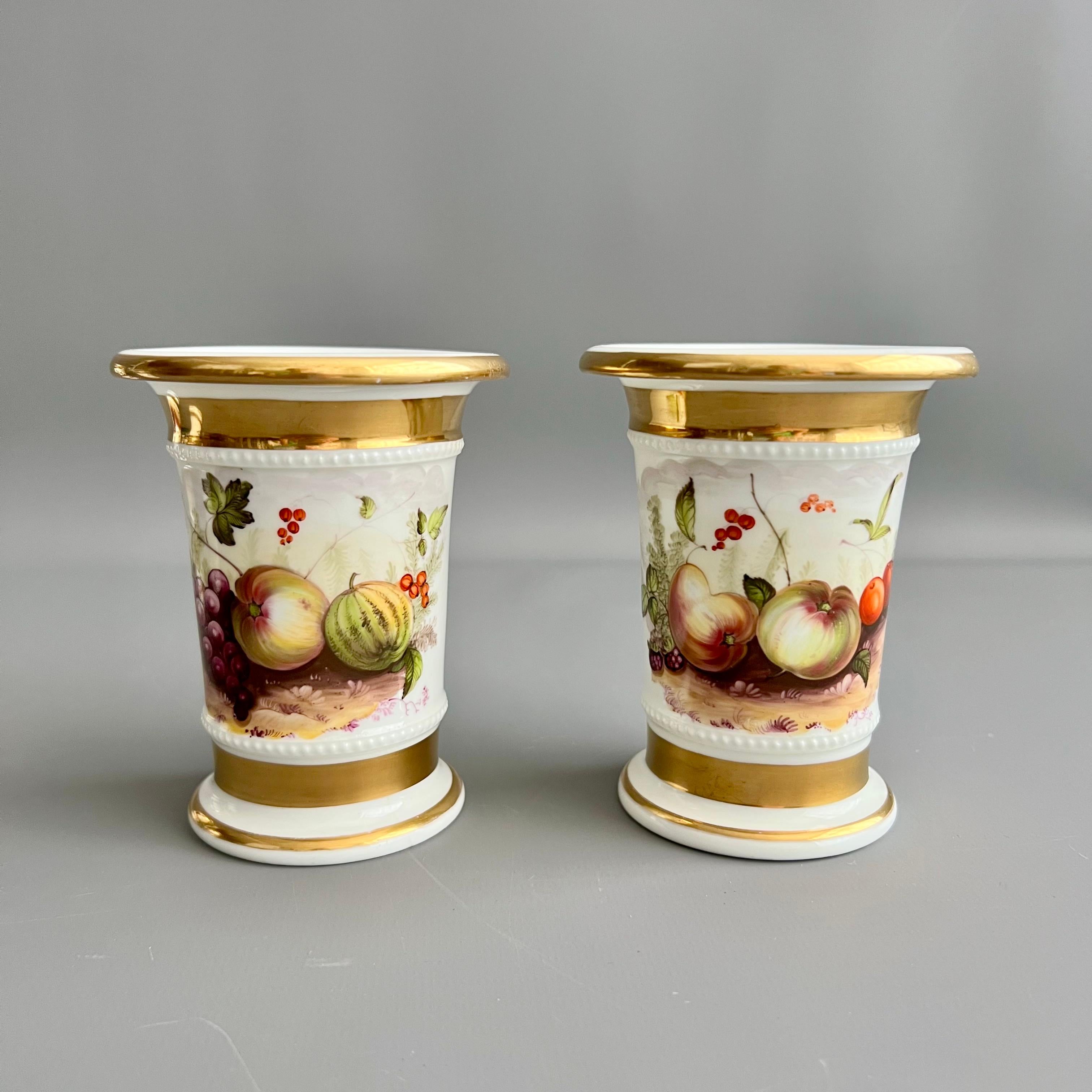 English Garniture of 5 Porcelain Vases, White, Hand Painted Fruits, 1820-1825 For Sale 2