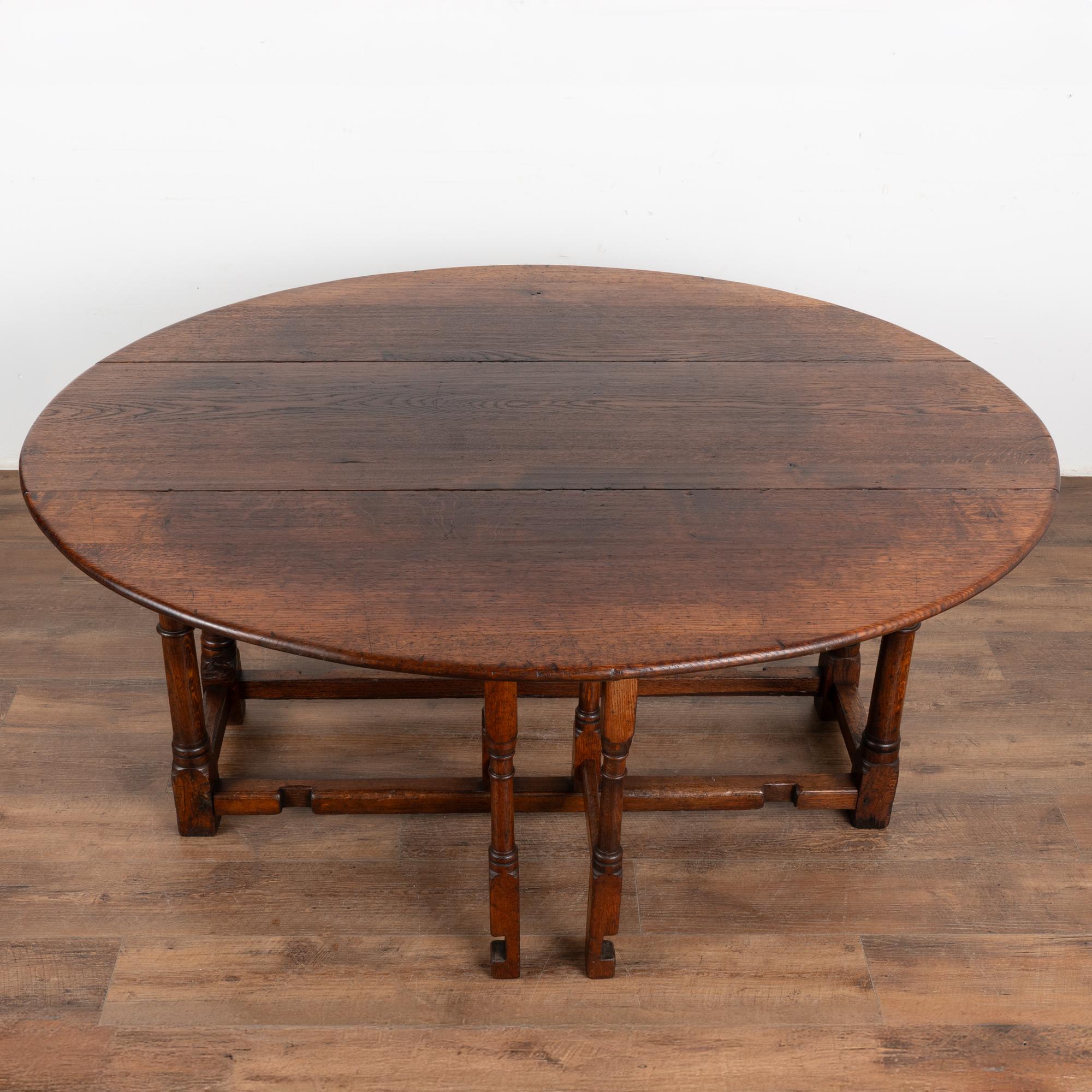 English Gate Leg Drop Leaf Table, circa 1920 5