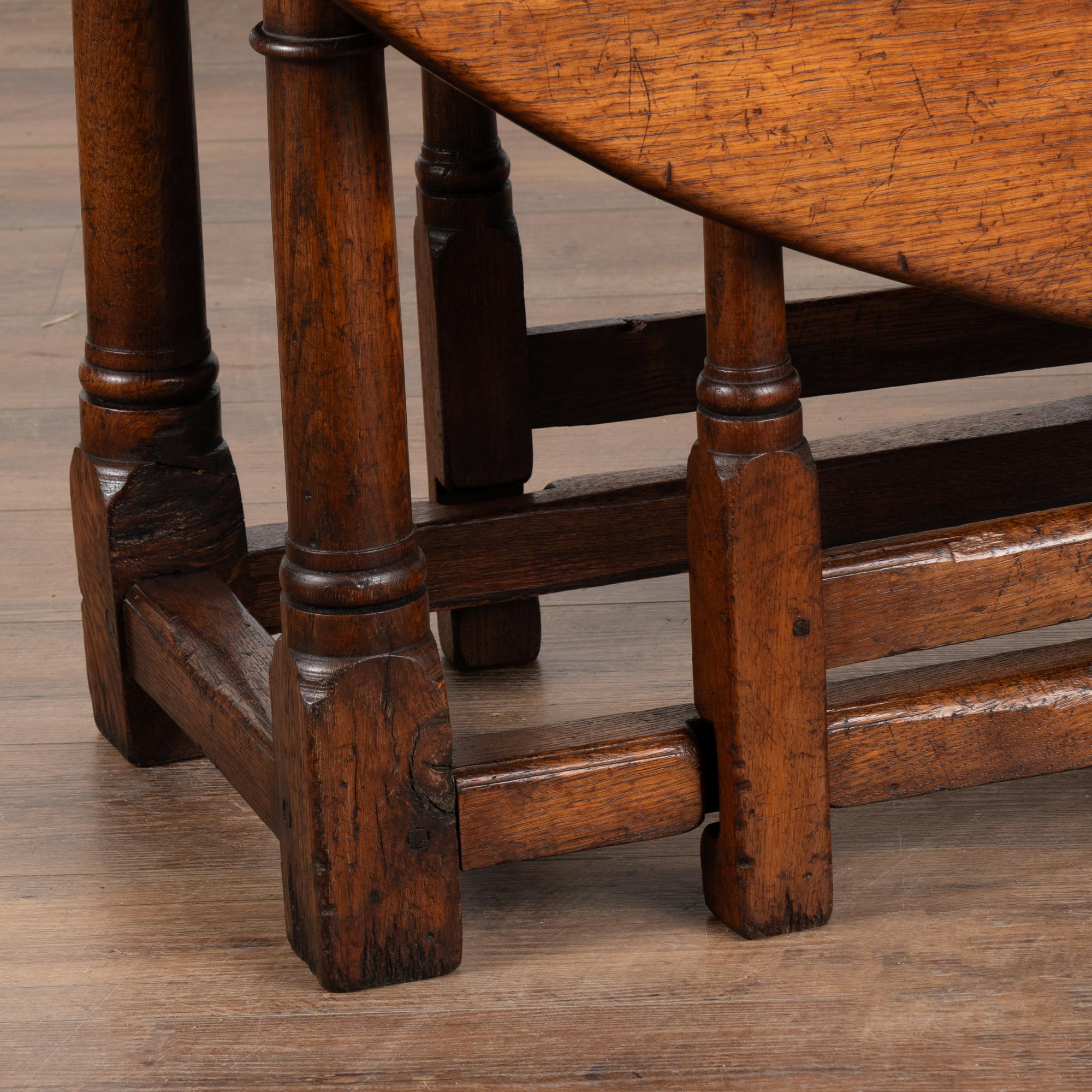 English Gate Leg Drop Leaf Table, circa 1920 In Good Condition In Round Top, TX
