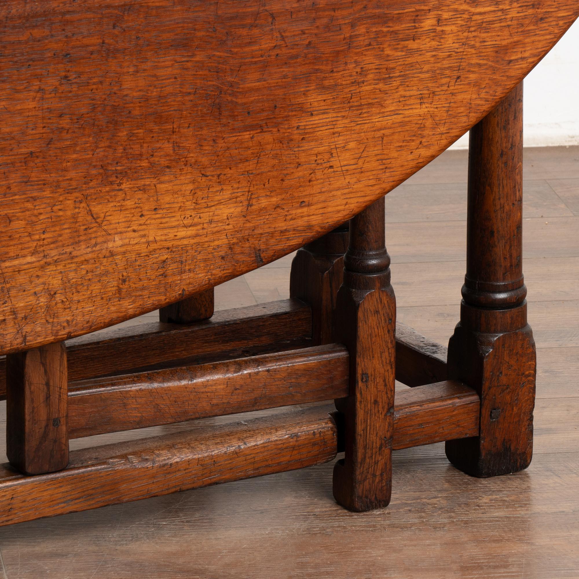 20th Century English Gate Leg Drop Leaf Table, circa 1920
