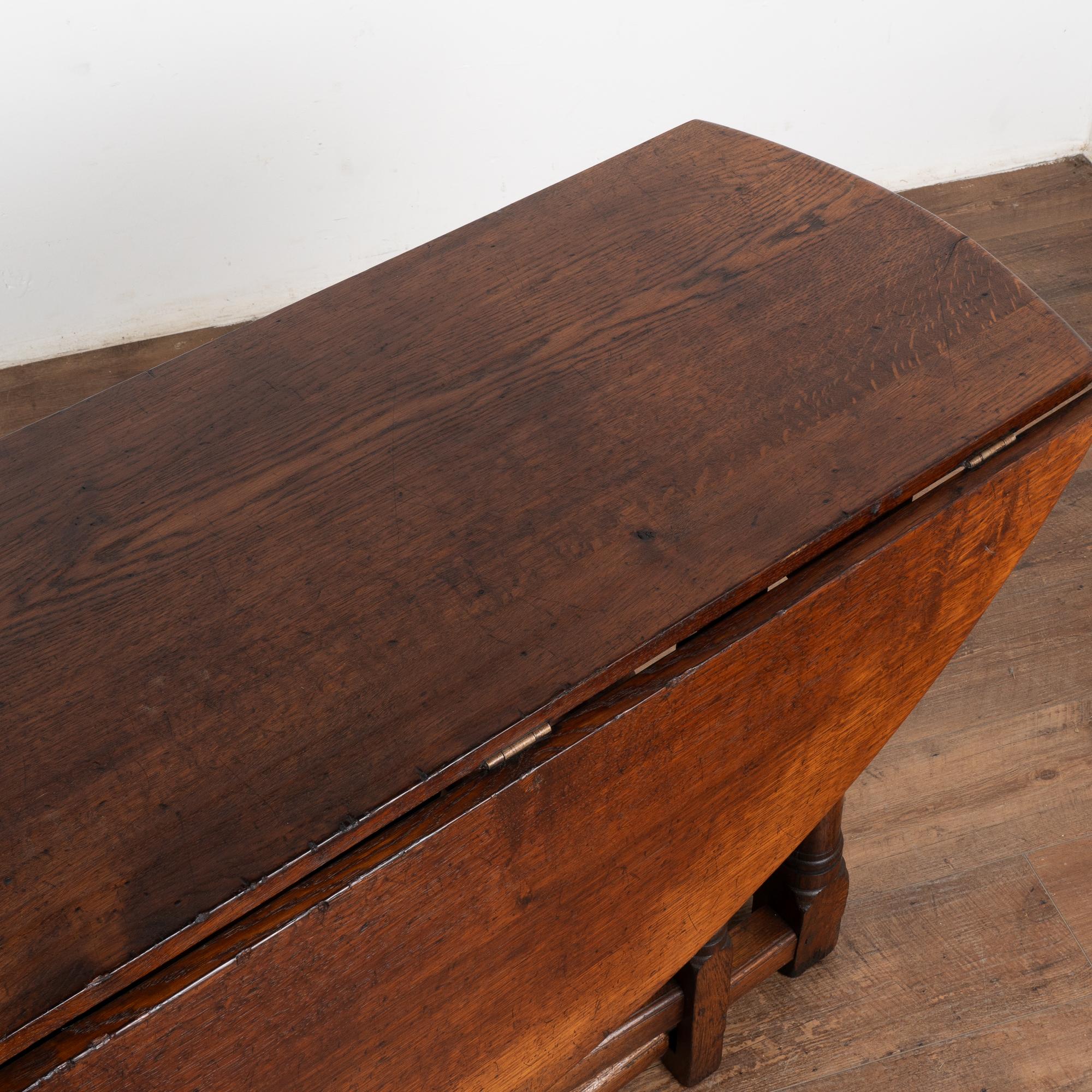 English Gate Leg Drop Leaf Table, circa 1920 1