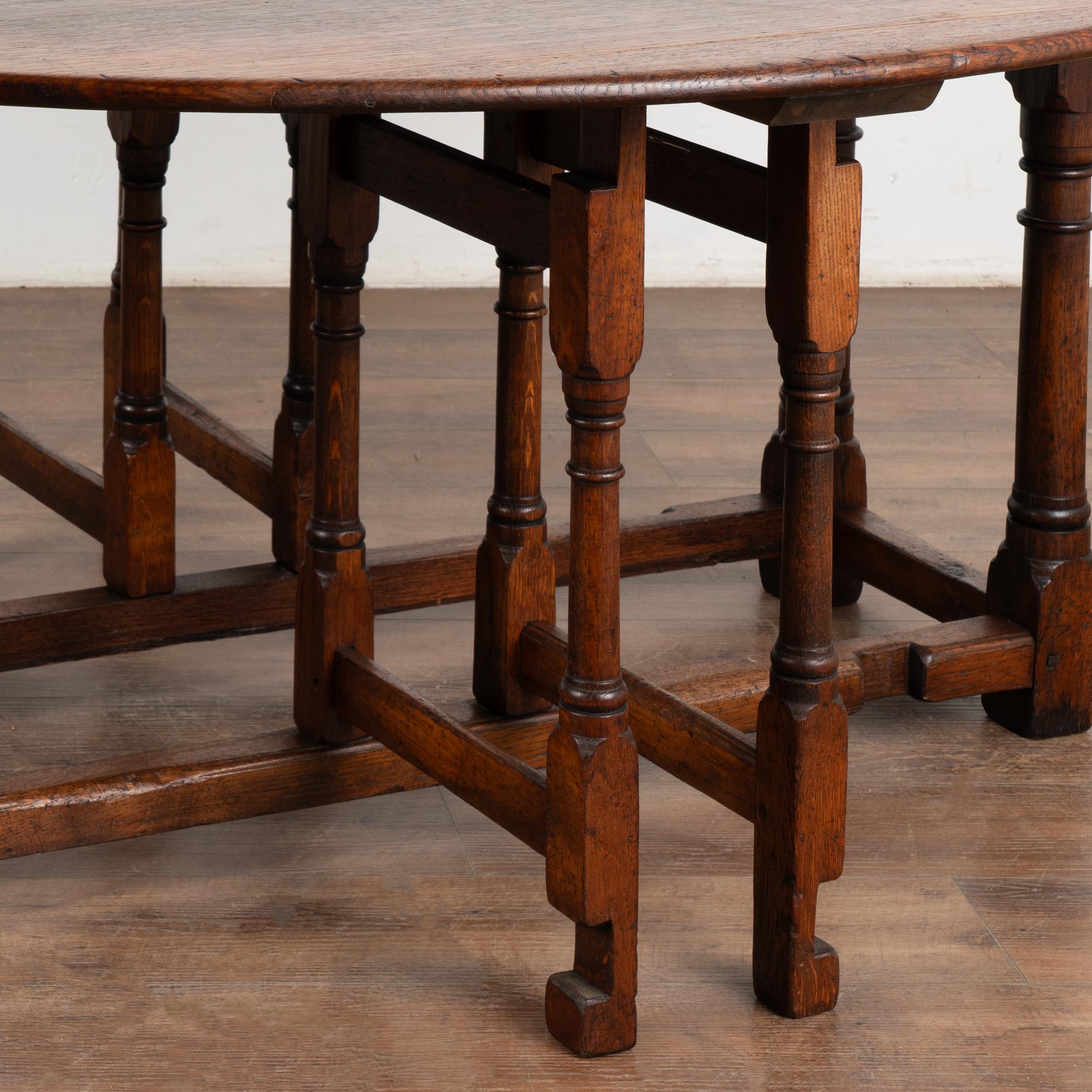 English Gate Leg Drop Leaf Table, circa 1920 3