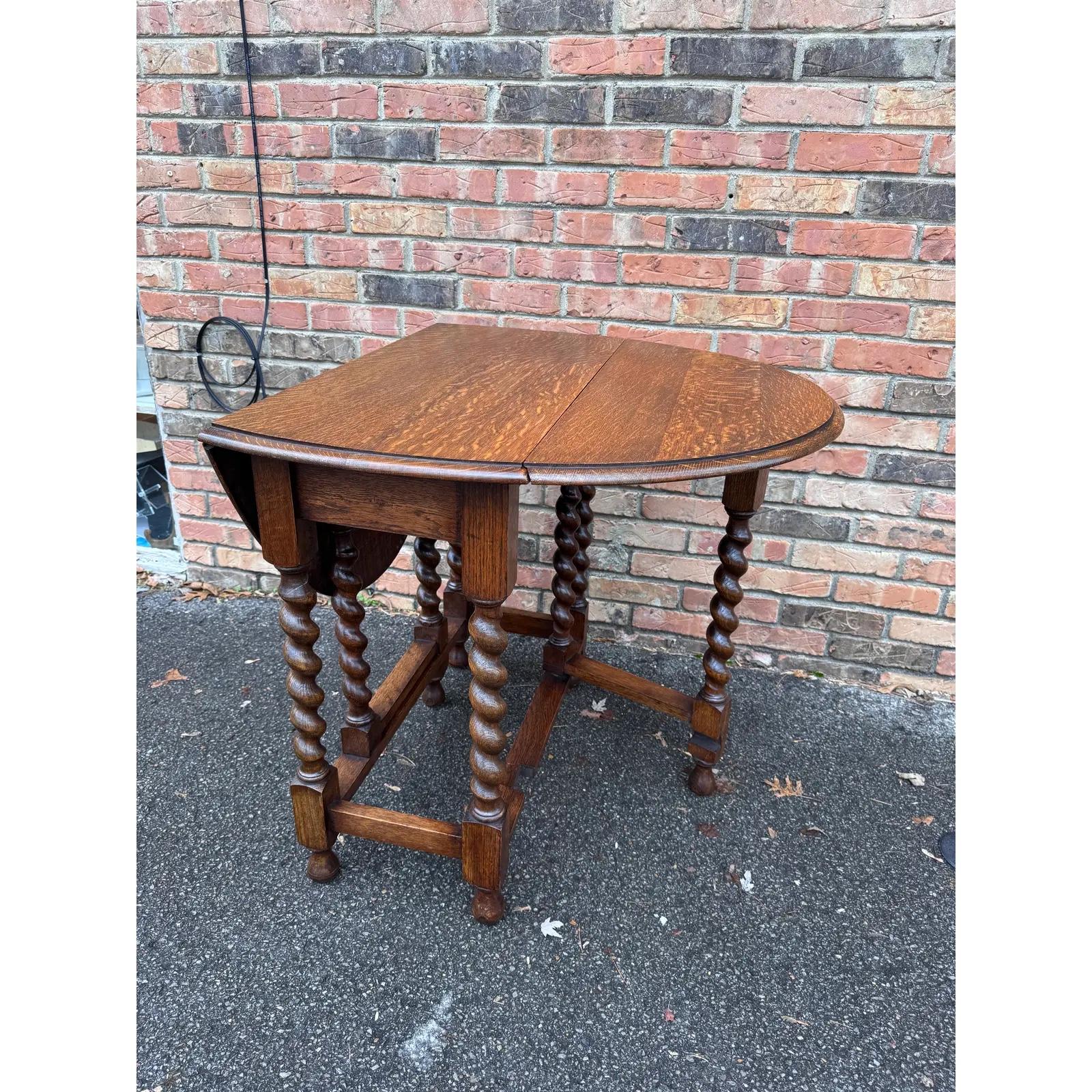 Early 20th Century English Gate Leg Table For Sale