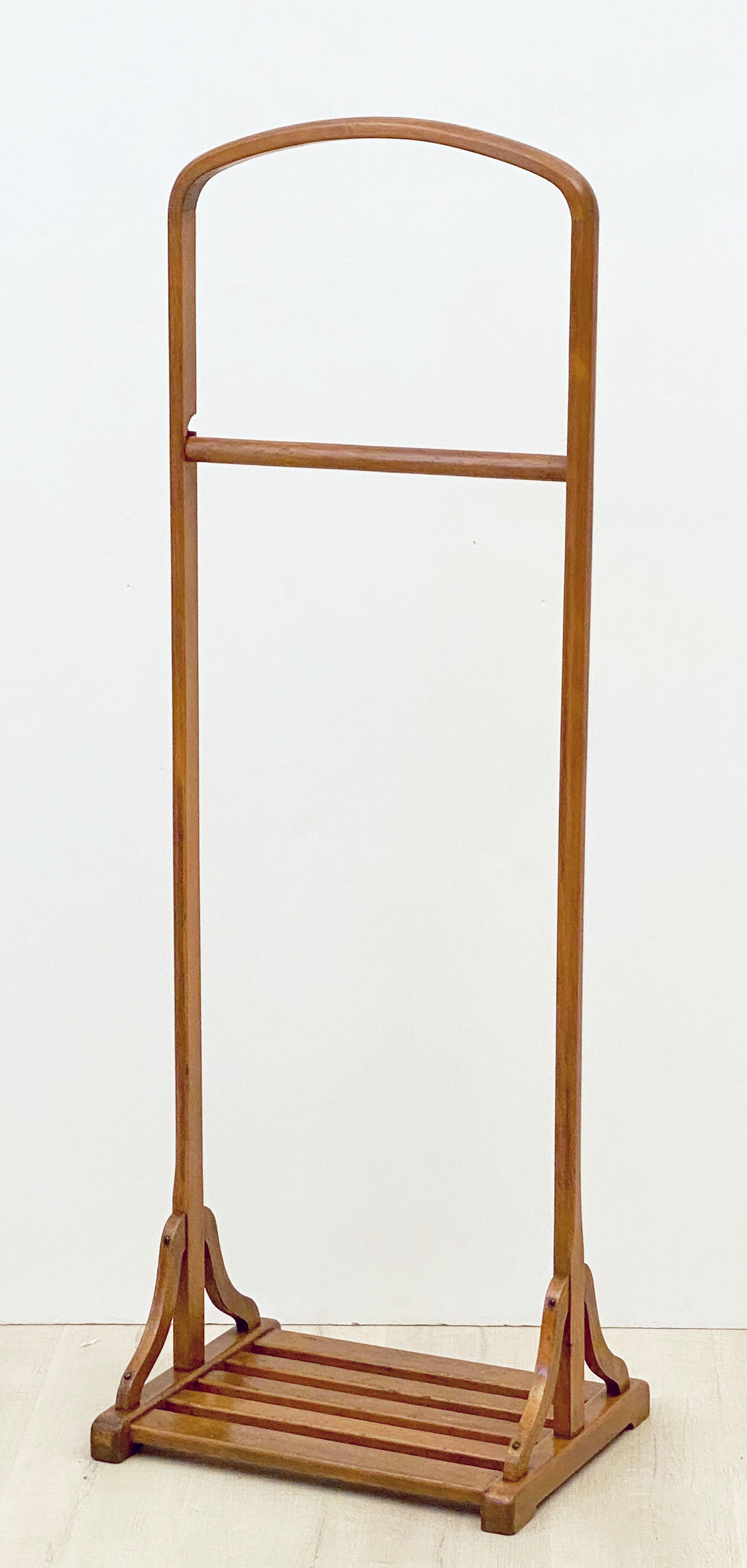 English Gentleman's Valet Stand of Oak For Sale 2