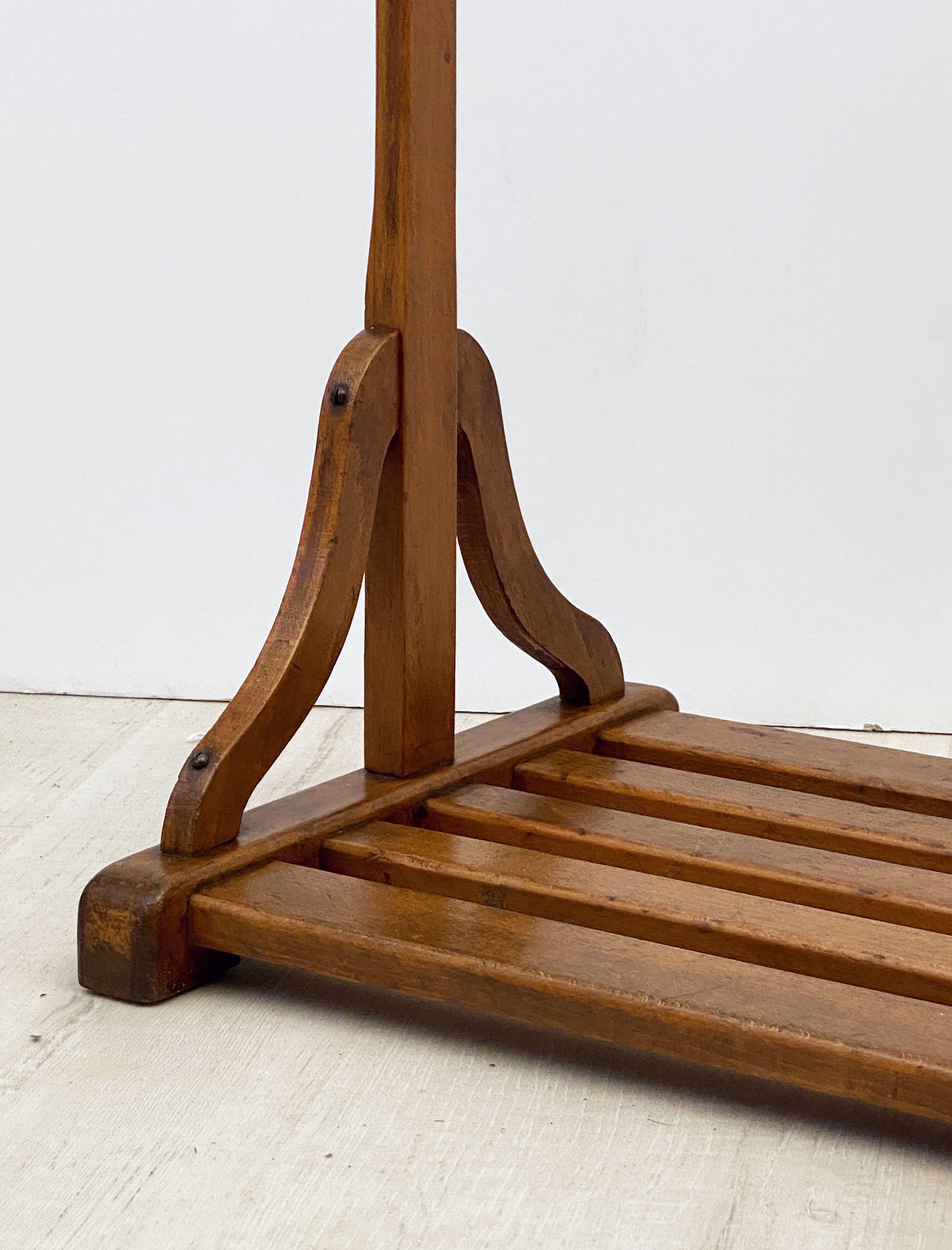 English Gentleman's Valet Stand of Oak For Sale 6