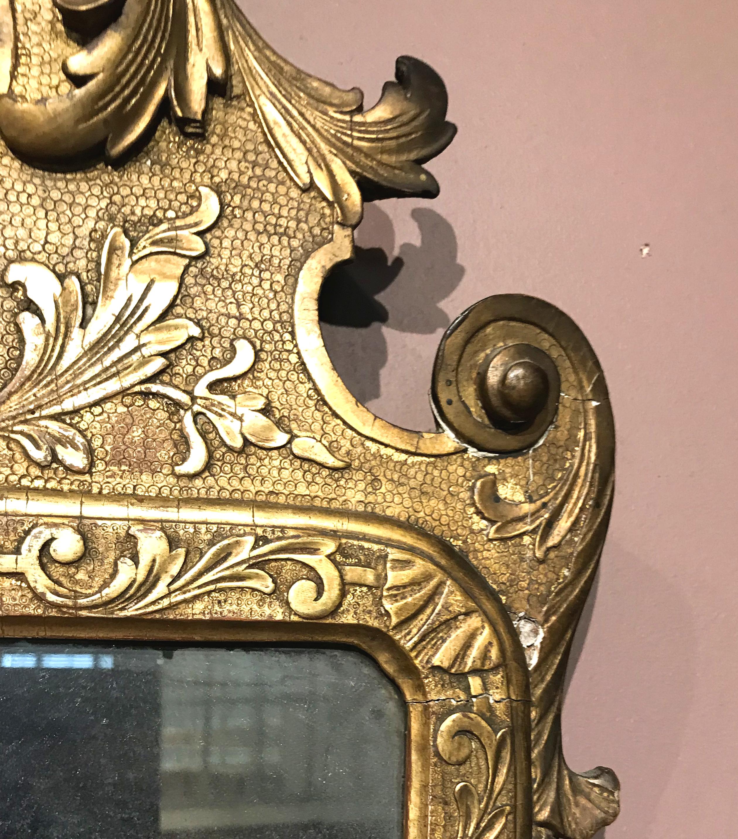 English George I Giltwood Mirror with Prince of Wales Feather Decoration In Good Condition In Milford, NH