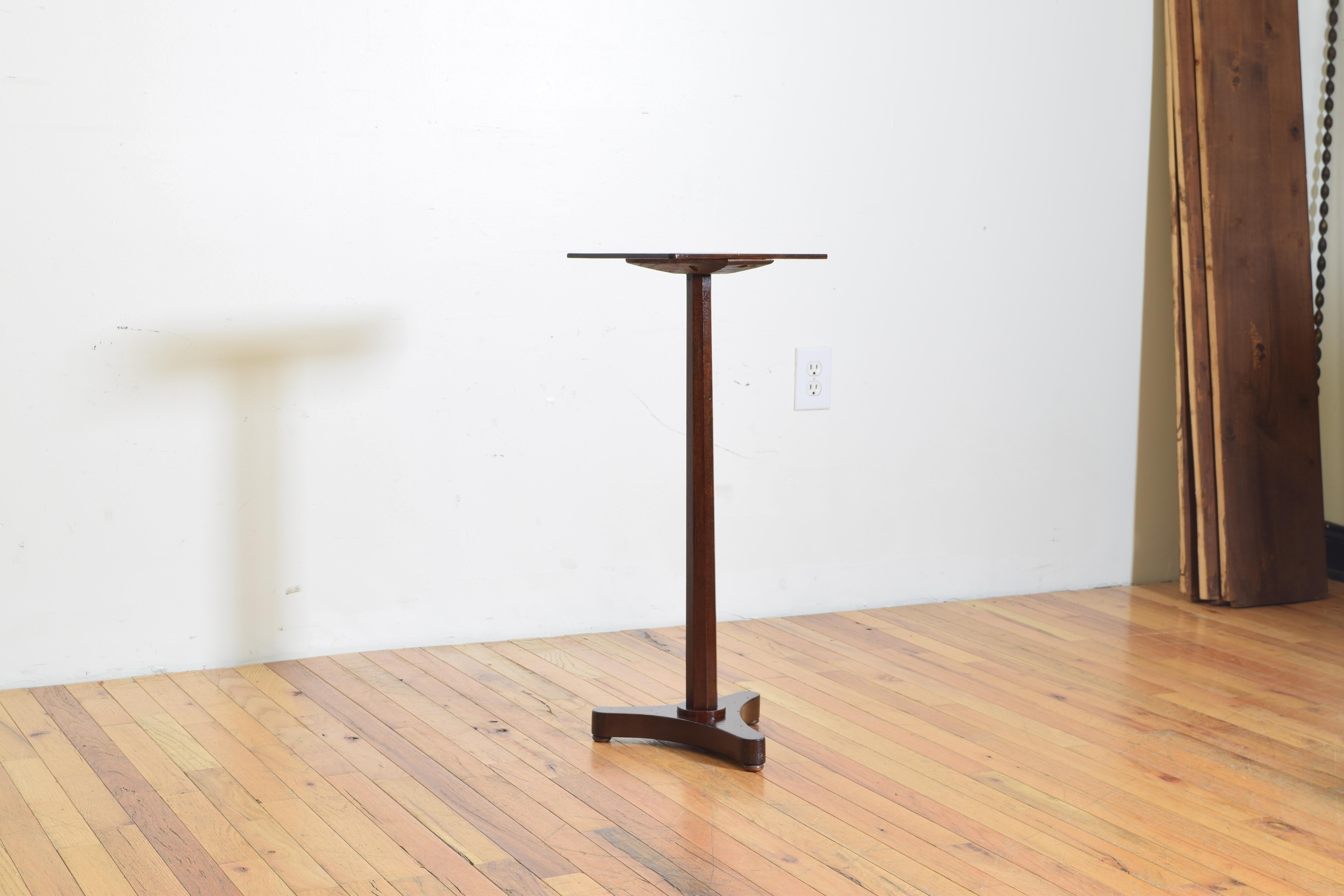 19th Century English George I Period Mahogany Pedestal Table, circa 1820