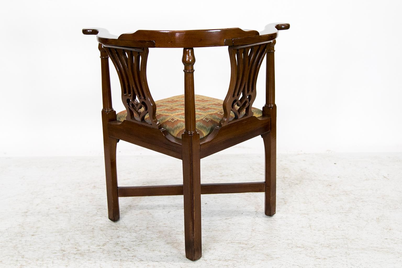 English George II Corner Chair For Sale 1