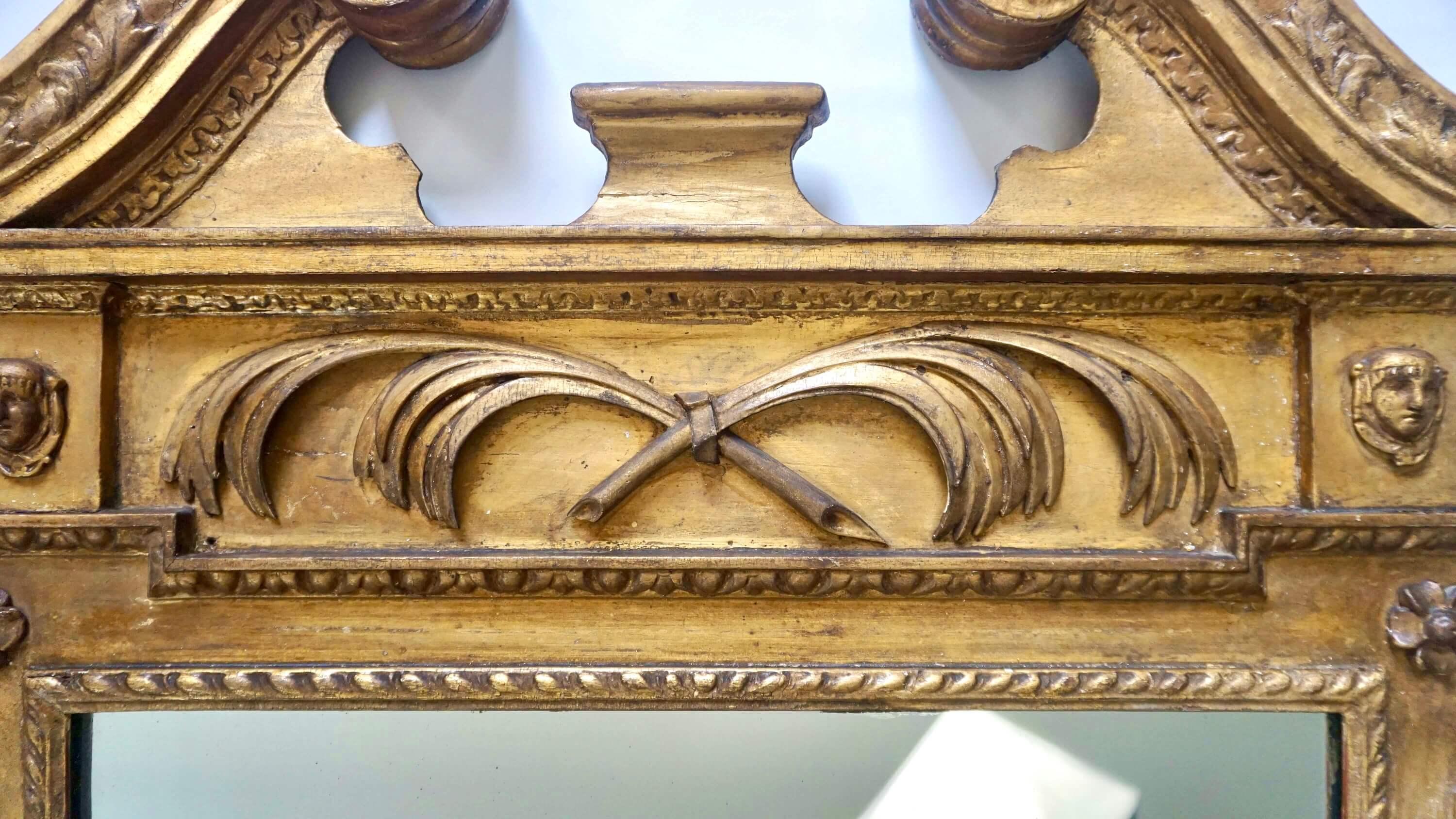Espejo inglés de madera dorada de Jorge II a la manera de William Kent, hacia 1735 en Bueno estado para la venta en Kinderhook, NY
