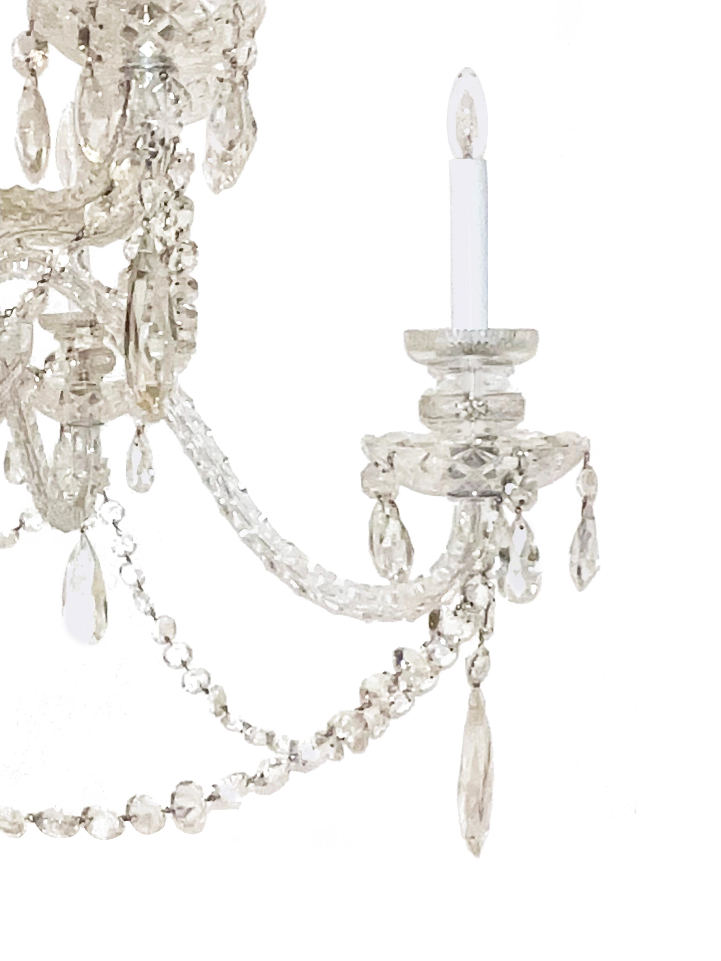 Englischer Bleiglas-Kronleuchter im George-II-Stil mit 10 Leuchten im Zustand „Gut“ im Angebot in New York, NY