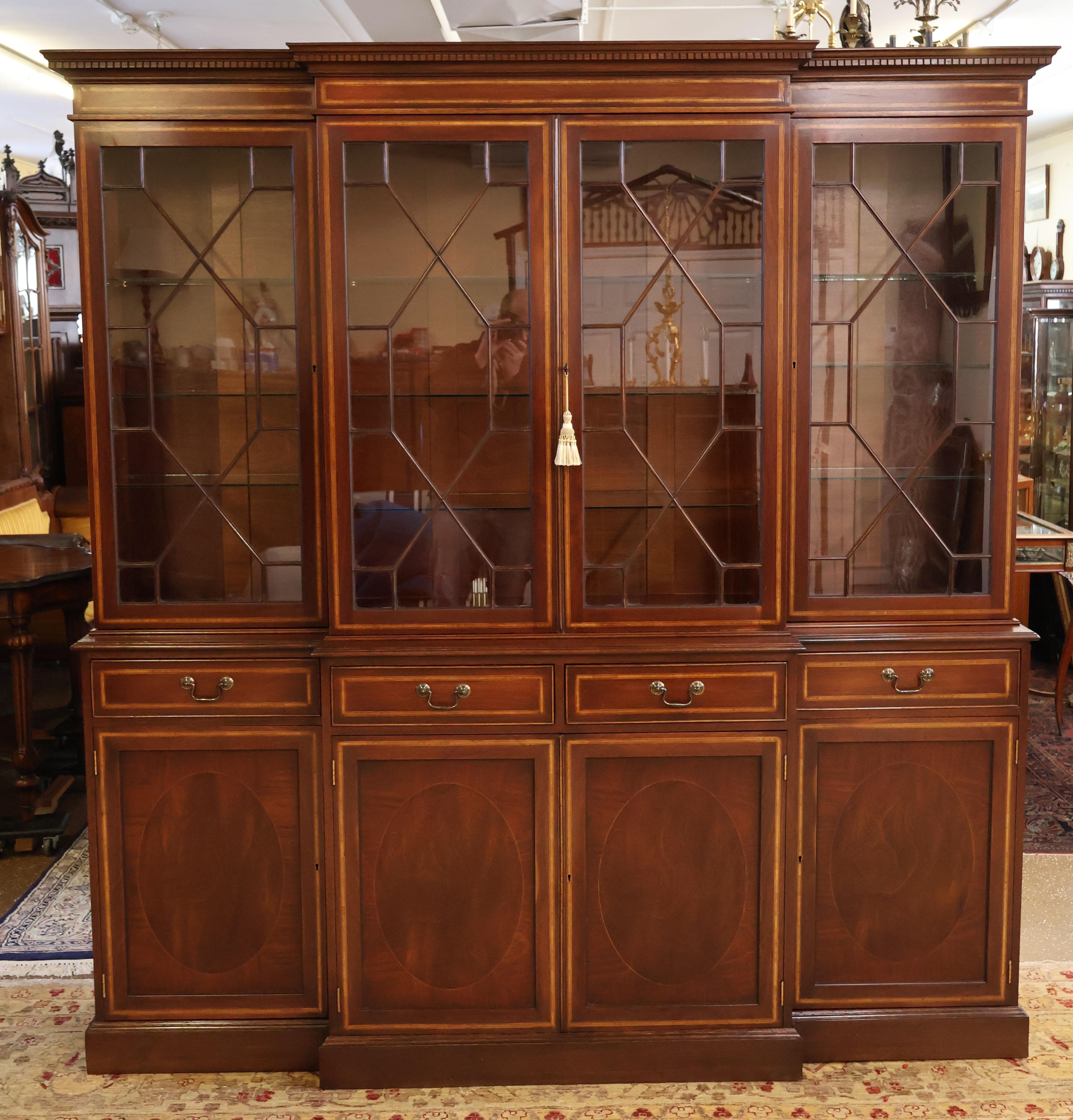Gorgeous English George II Style Mahogany Inlaid Bookcase Breakfront

Dimensions : 85