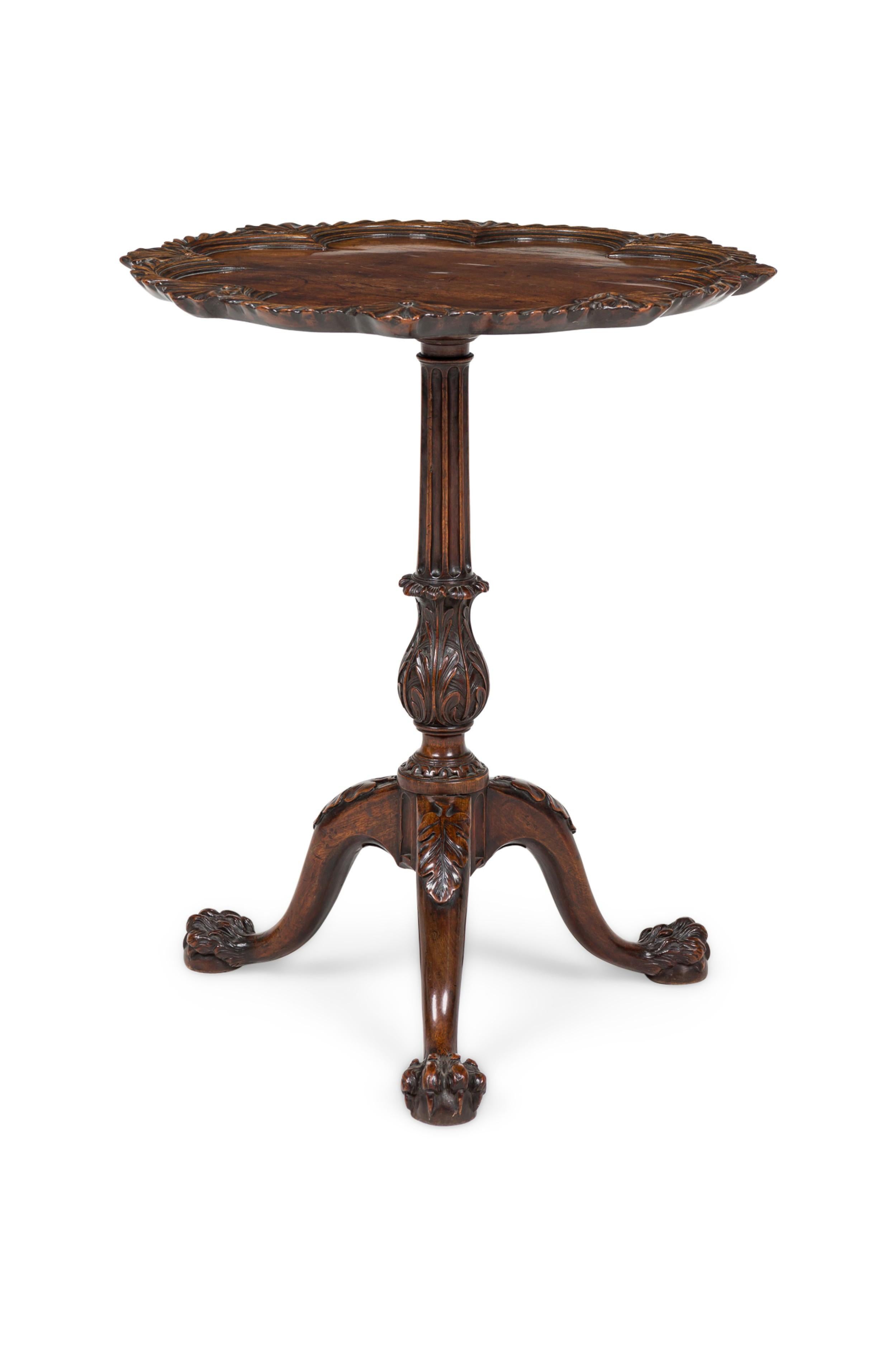 Georgien English George II Style Pie Crust Pedestal Side Table en vente