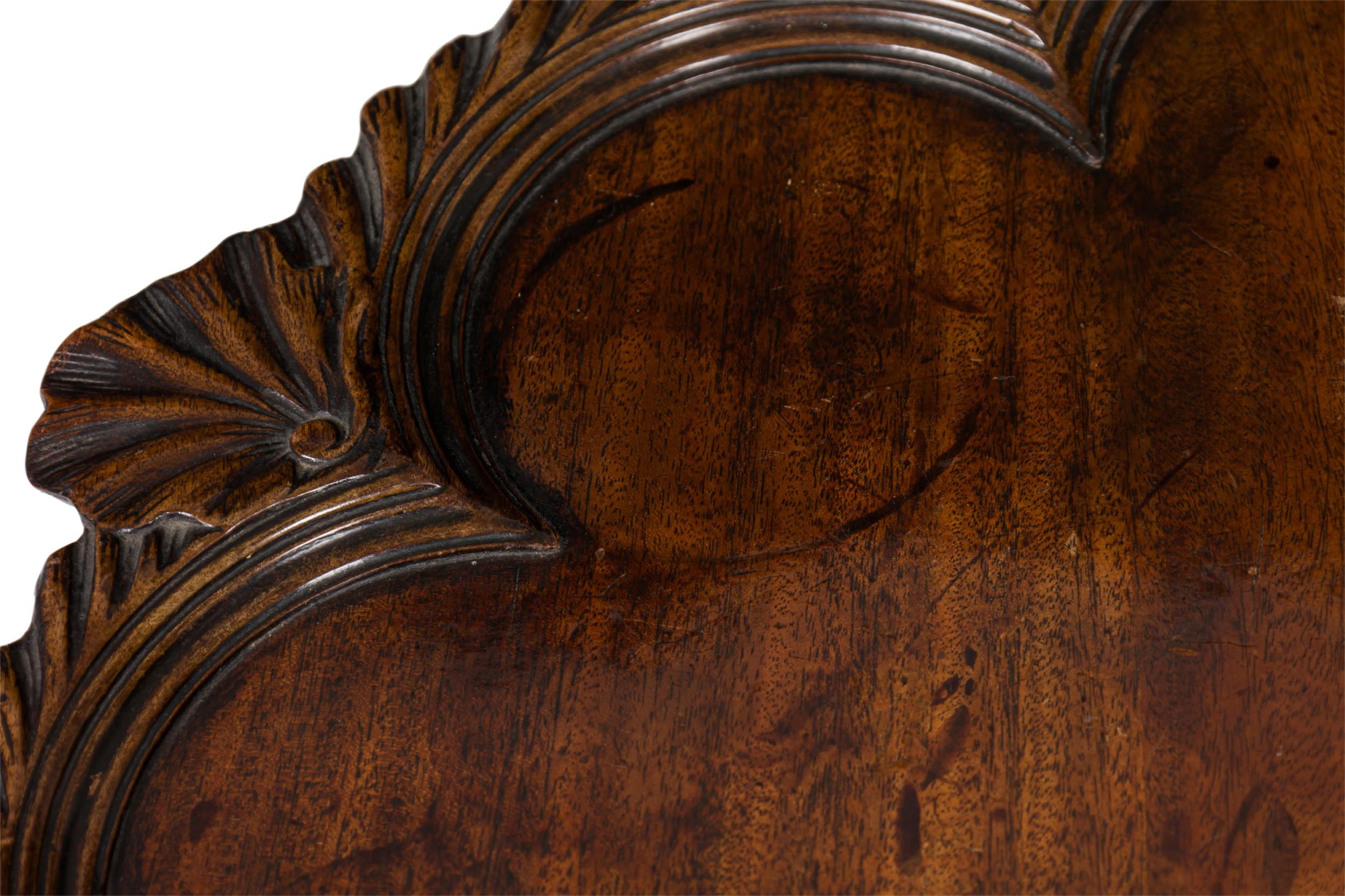 English George II Style Pie Crust Pedestal Side Table Bon état - En vente à Queens, NY