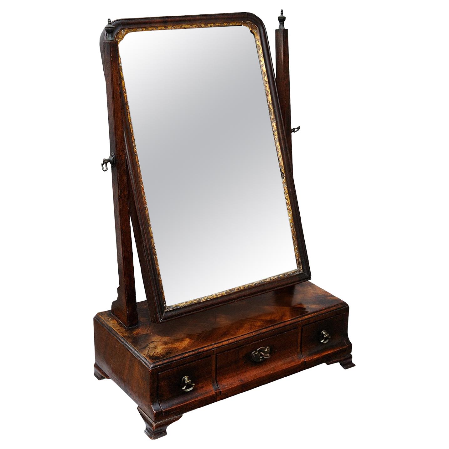 English George II Transitional Flame Mahogany Toilet Mirror, circa 1730 For Sale