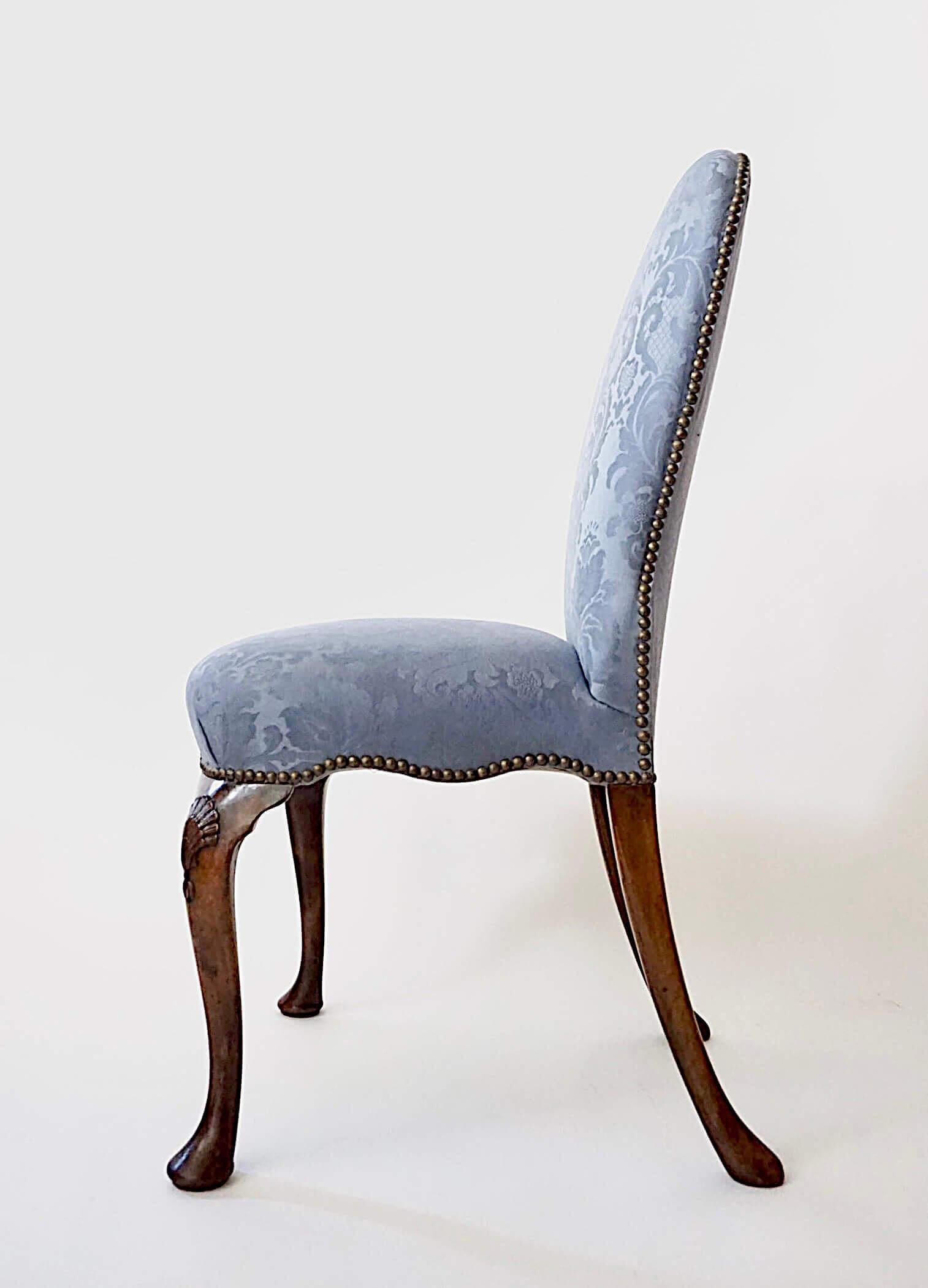 English George II Upholstered Walnut Dining Chairs, Set of Ten, circa 1735 For Sale 5