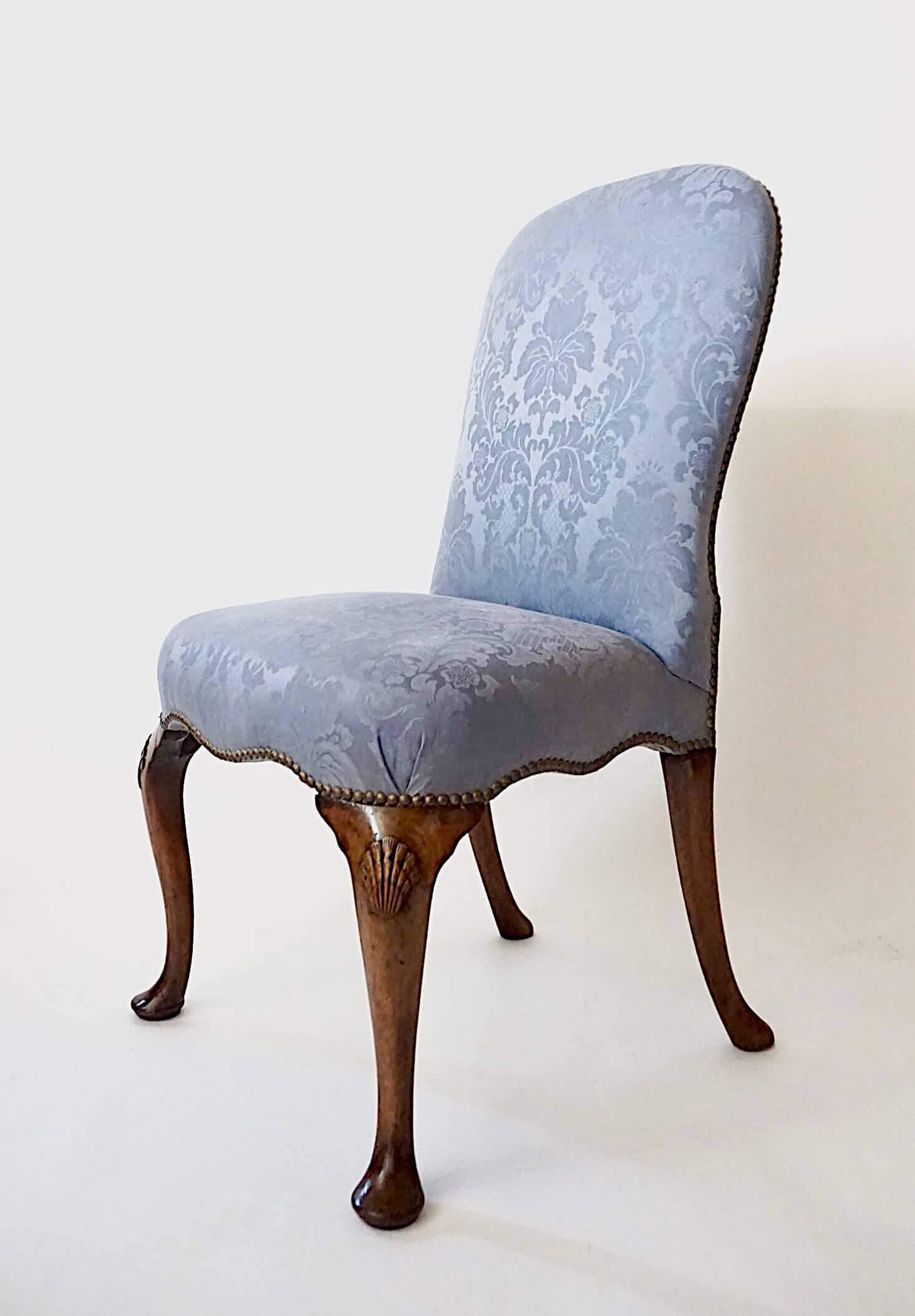 English George II Upholstered Walnut Dining Chairs, Set of Ten, circa 1735 For Sale 2