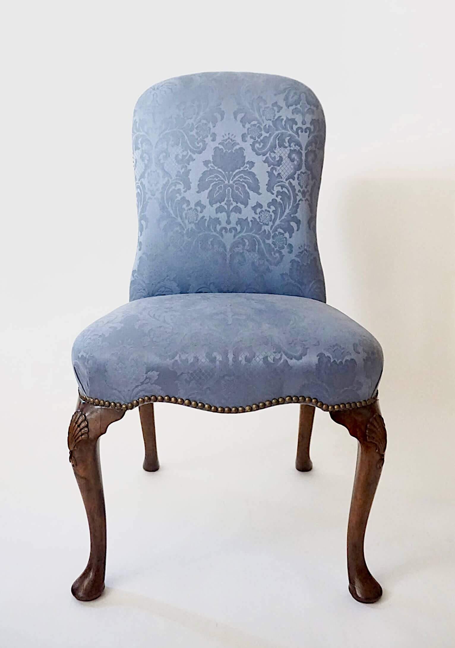 English George II Upholstered Walnut Dining Chairs, Set of Ten, circa 1735 For Sale 3
