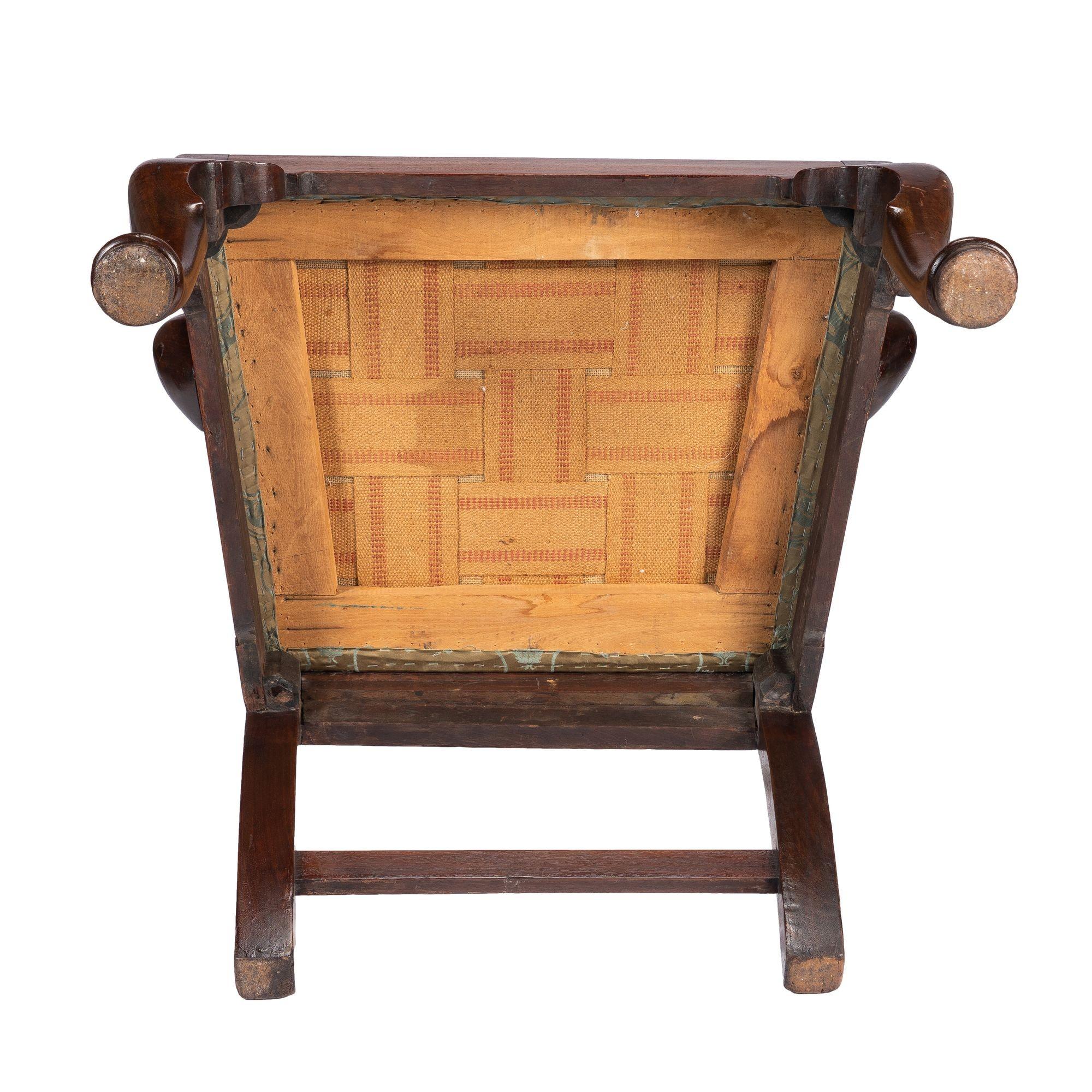 Englischer Sessel aus Nussbaumholz im George-II-Stil mit gepolstertem Sessel ohne Armlehne, um 1740 im Angebot 8