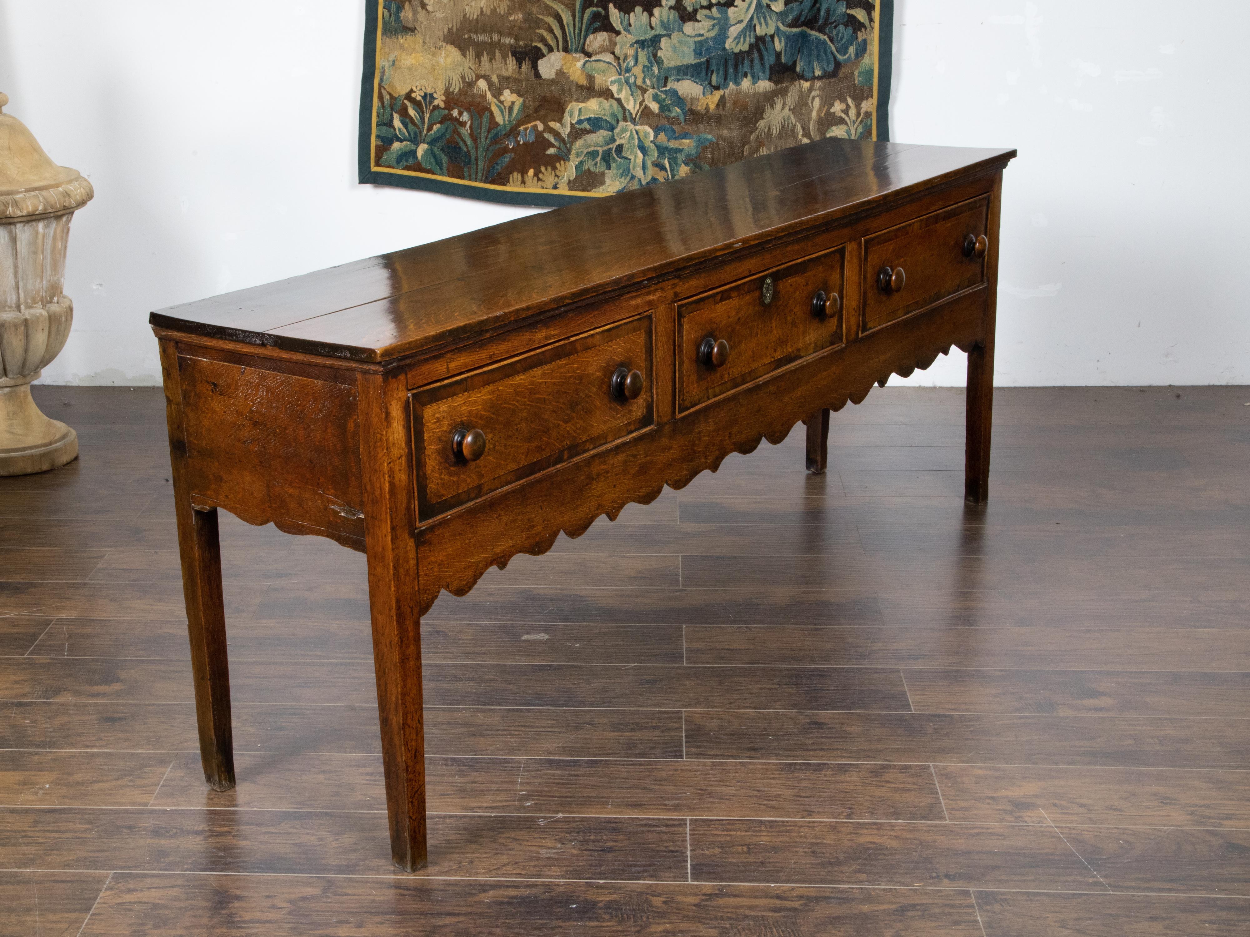 English George III 1800s Oak Dresser Base with Three Drawers and Scalloped Apron In Good Condition In Atlanta, GA