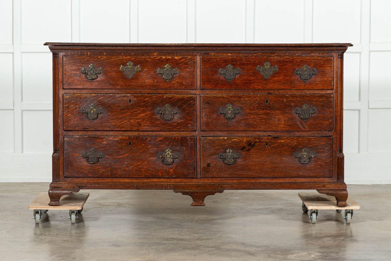 circa 1780
Cassapanca in Oak inglese di Giorgio III del XVIII secolo
sku 1879
W169 x D58 x H89 cm
Peso 73 kg