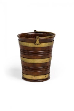 Seau à charbon anglais George III en bois courbé et laiton