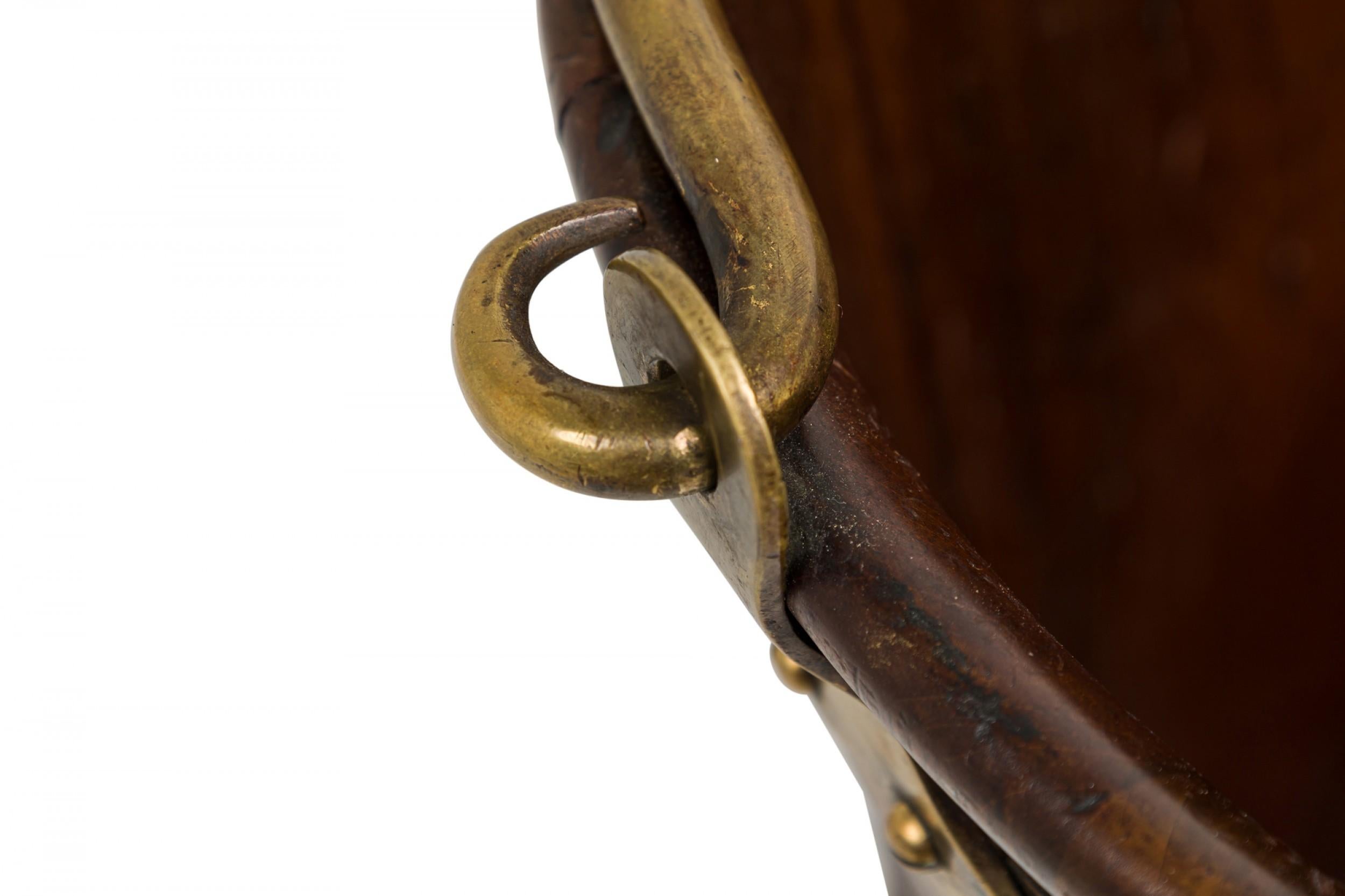 Secchio per torba inglese di Giorgio III in legno legato all'ottone in vendita 1