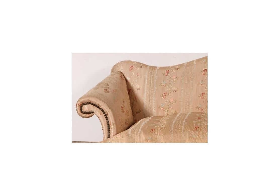 Canapé anglais George III à dossier camel, vers 1770-1790 à restaurer Abîmé - En vente à Bridgeport, CT