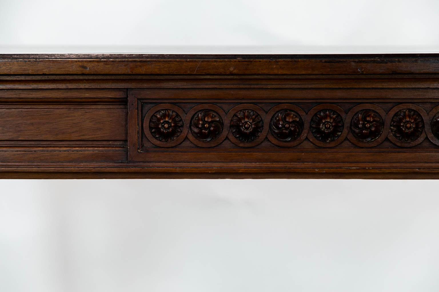 English George III Carved Center Table In Good Condition In Wilson, NC