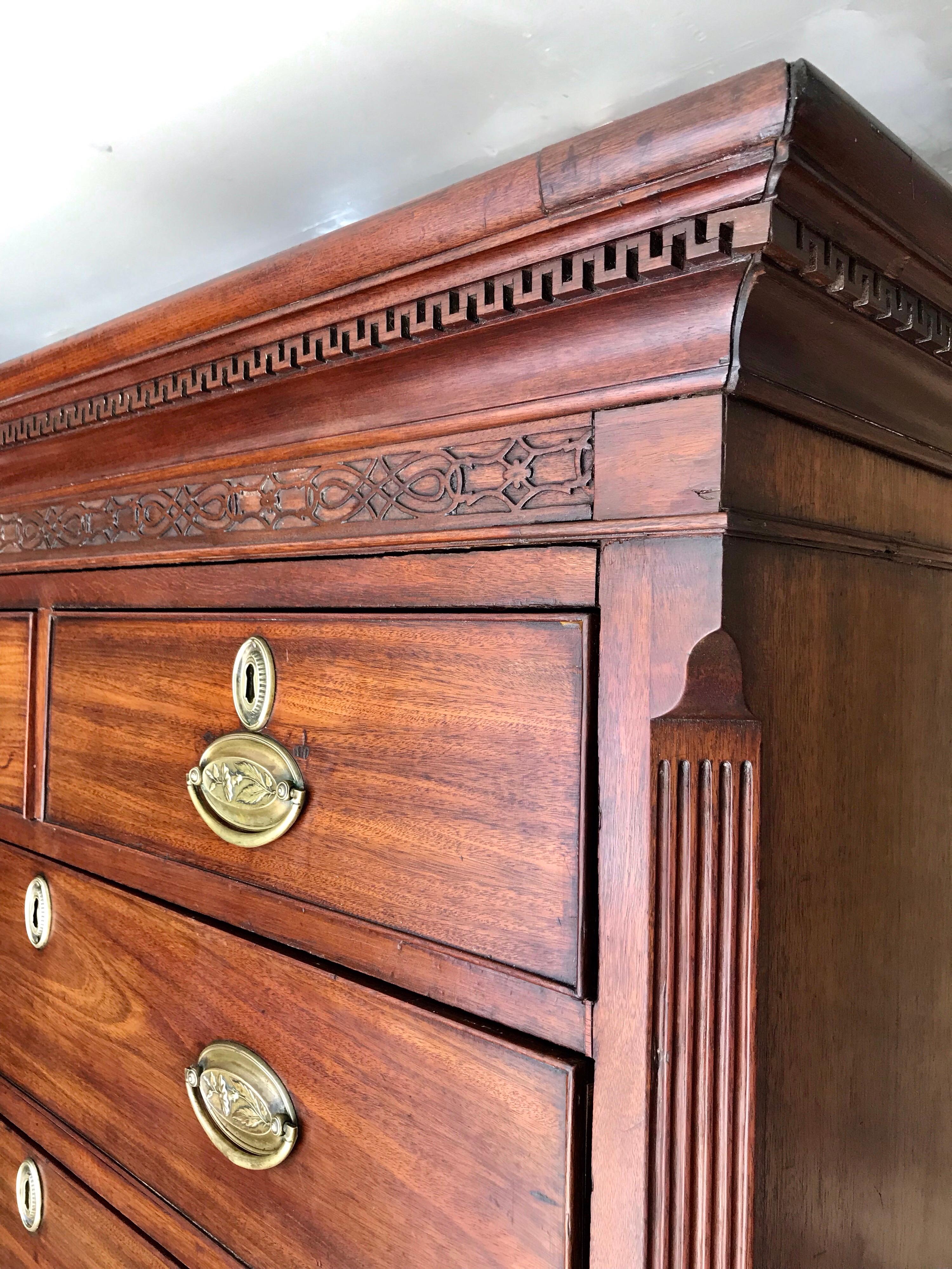 English George III Chest on Chest Dresser of Mahogany For Sale 5