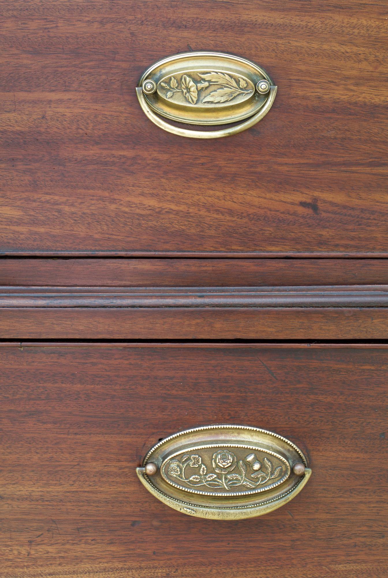 English George III Chest on Chest Dresser of Mahogany For Sale 8