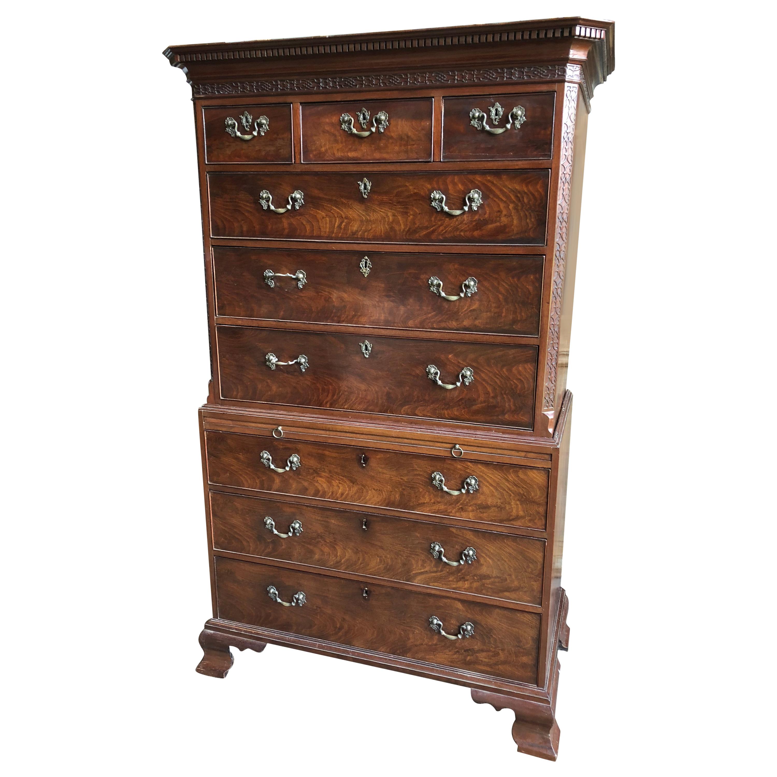 Early 18th Century Antique Walnut Chest on Chest or Highboy For Sale at