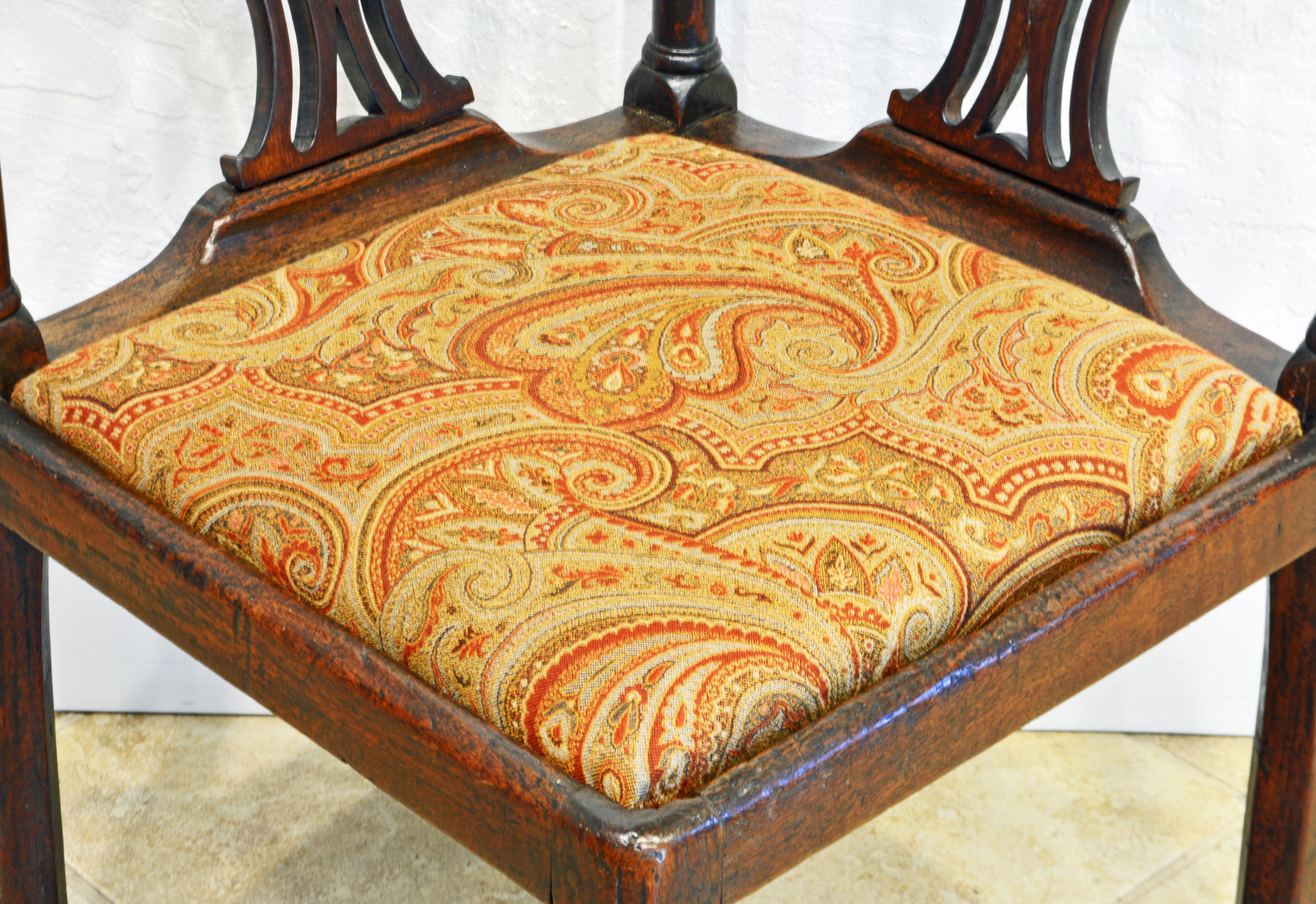 English George III Chippendale Carved Mahogany Corner Chair, Late 18th Century In Good Condition In Ft. Lauderdale, FL