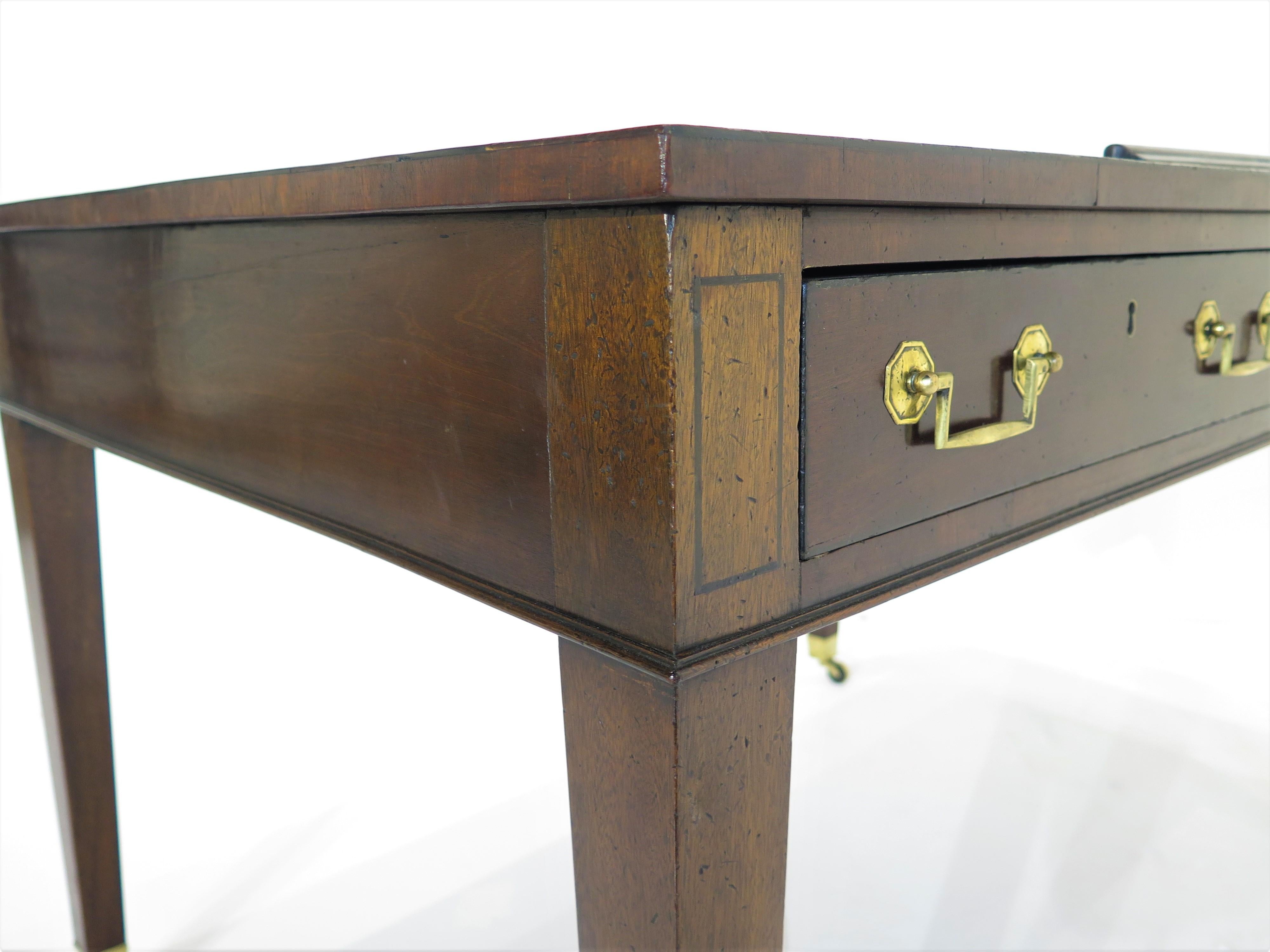Table de bibliothèque réglable en acajou de style Chippendale anglais George III en vente 3
