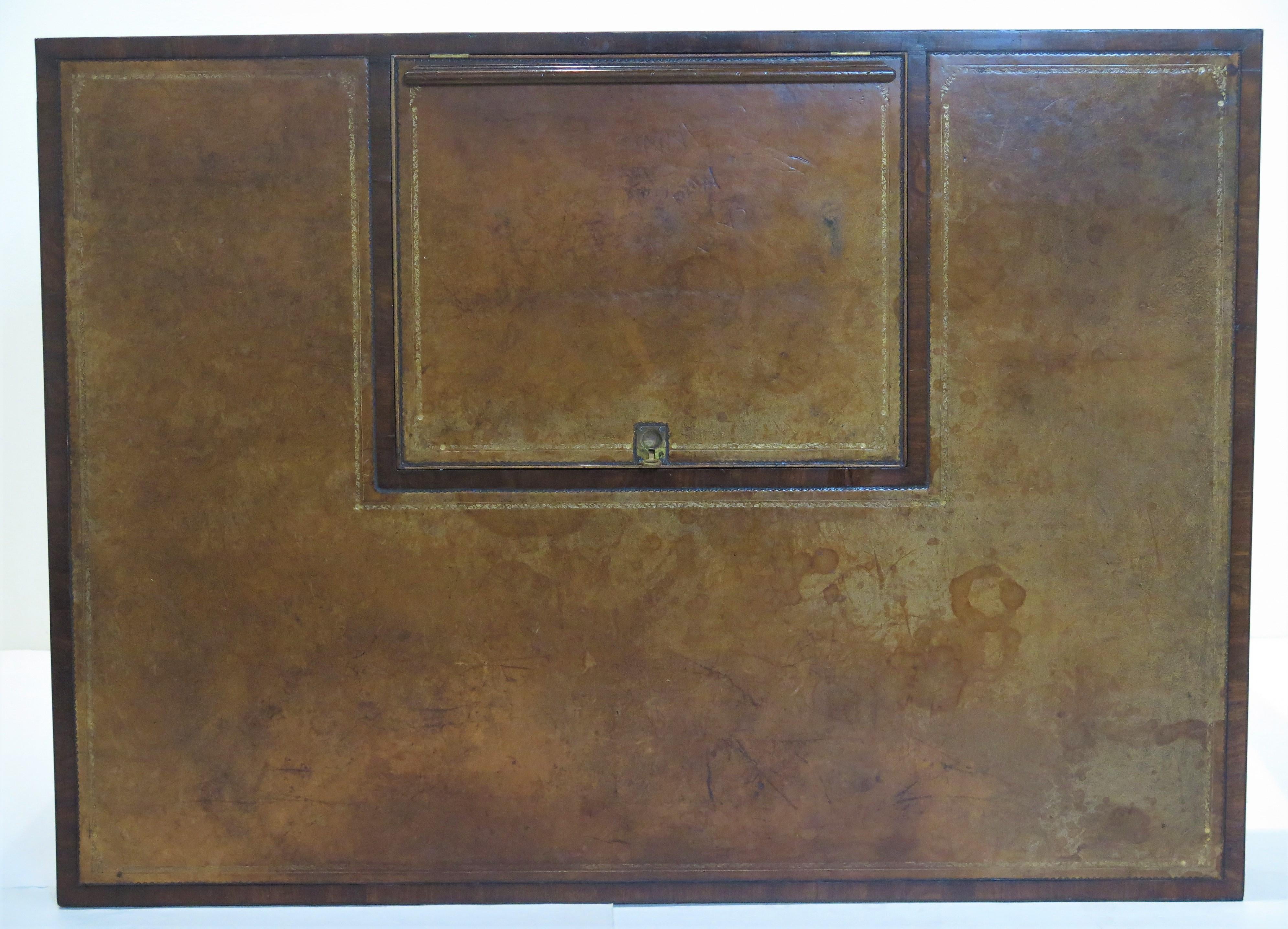 Table de bibliothèque réglable en acajou de style Chippendale anglais George III en vente 7