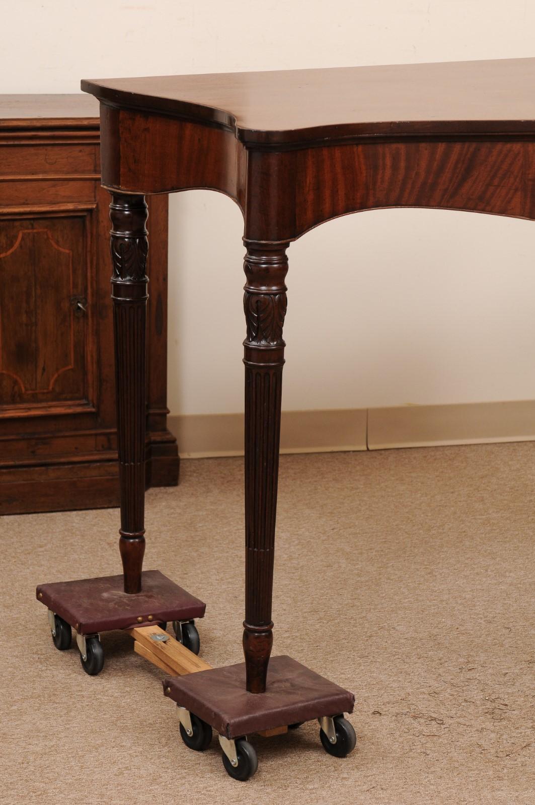  English George III Early 19th Century Serpentine Server in Mahogany  For Sale 1